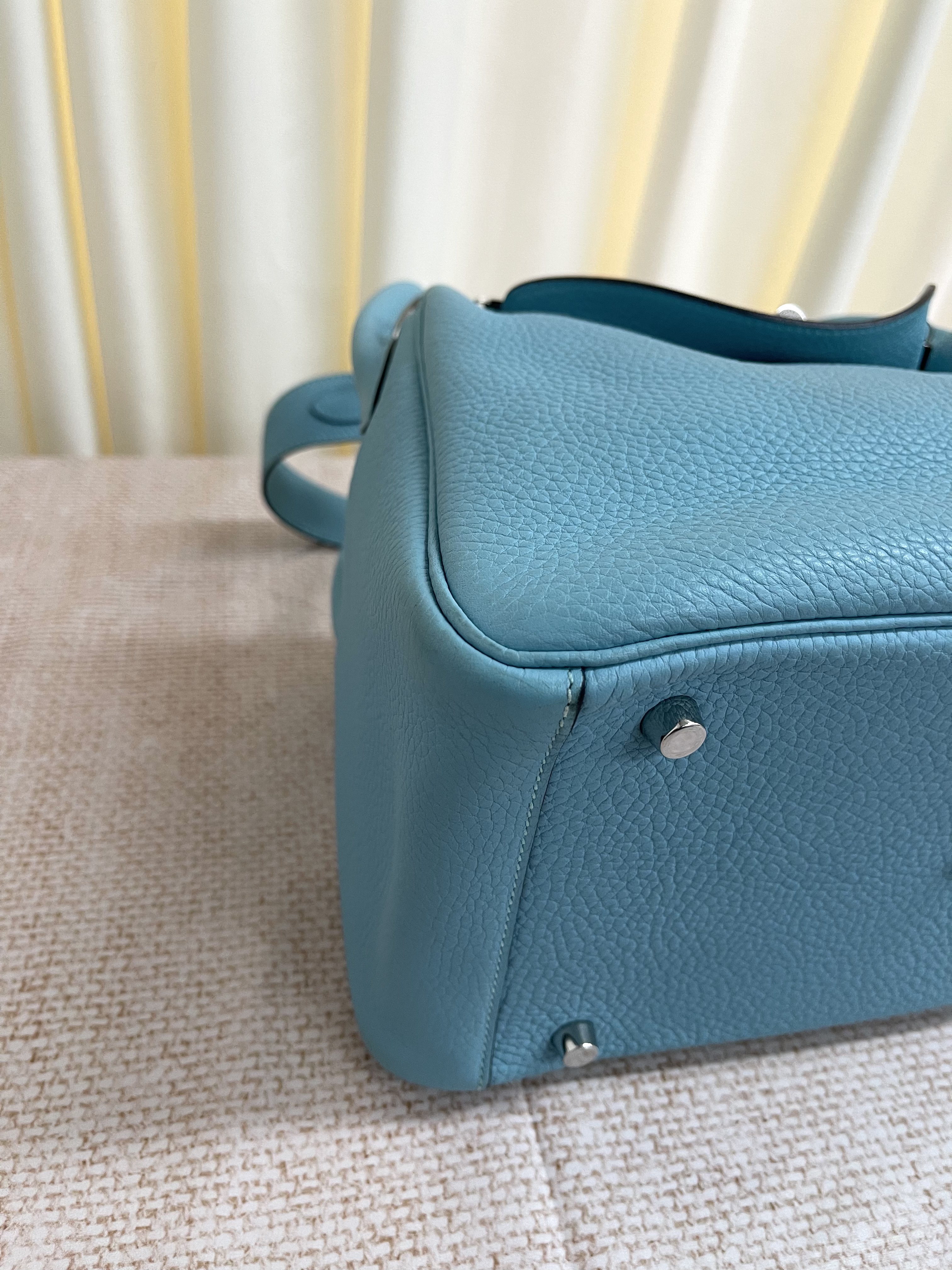 Pre-owned Hermes Lindy 30/ /Stamp T/ Product Code: 26020303