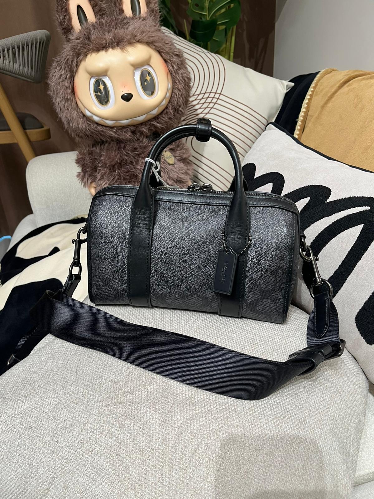 Coach Gotham Duffle 24 in Signature Boston bag 100%Authentic ,98%new ✅Dust bag