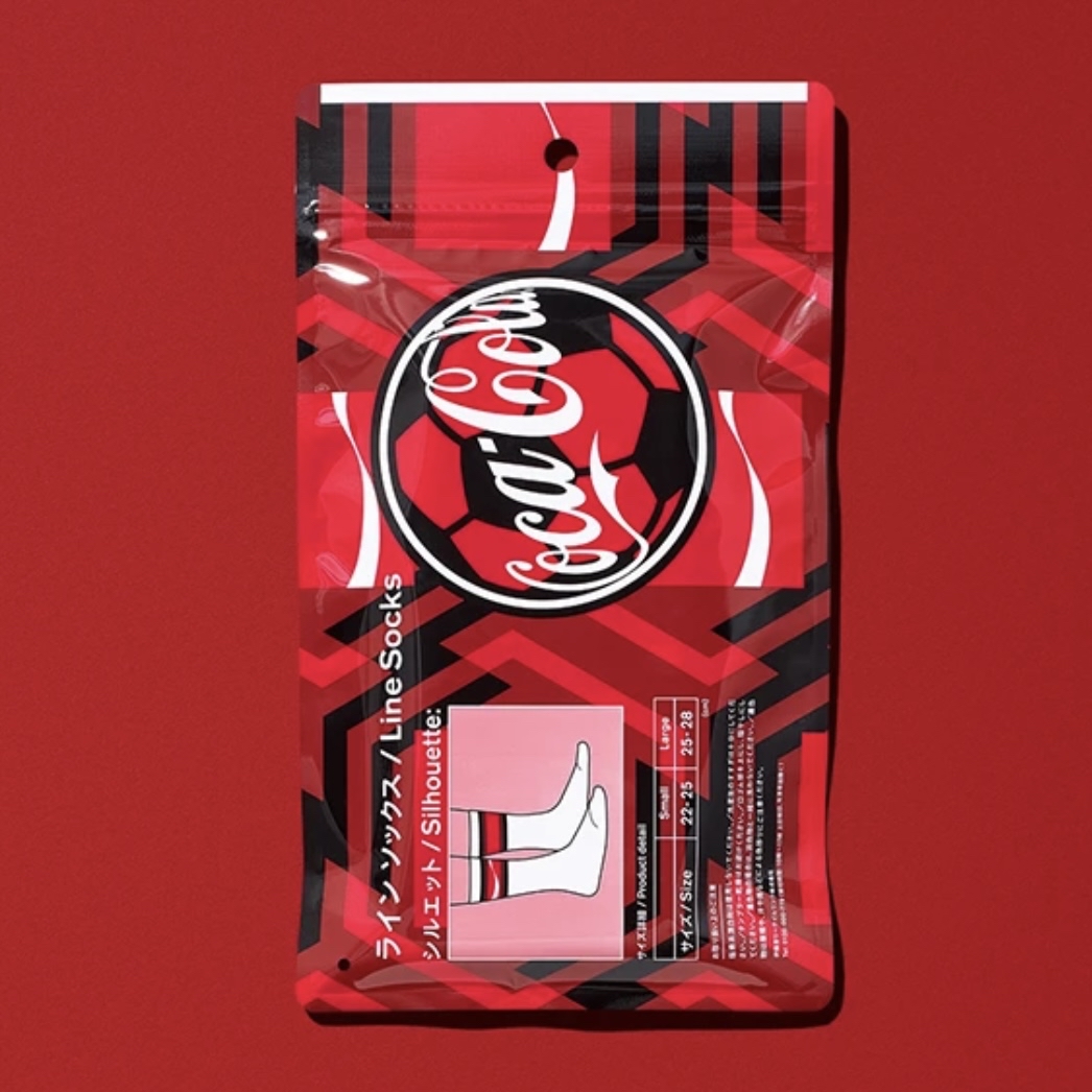 FamilyMart Coca-Cola聯名限定款條紋長襪