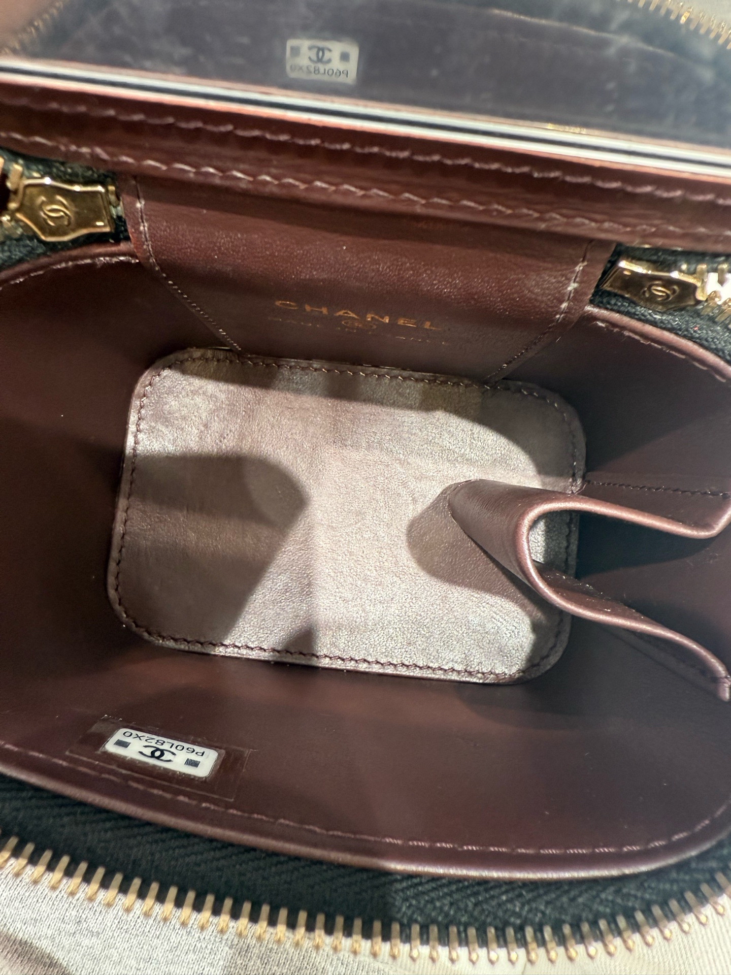 【預訂貨品】Chanel 23S Mini 黑金荔枝牛皮化妝包💳芯片款 