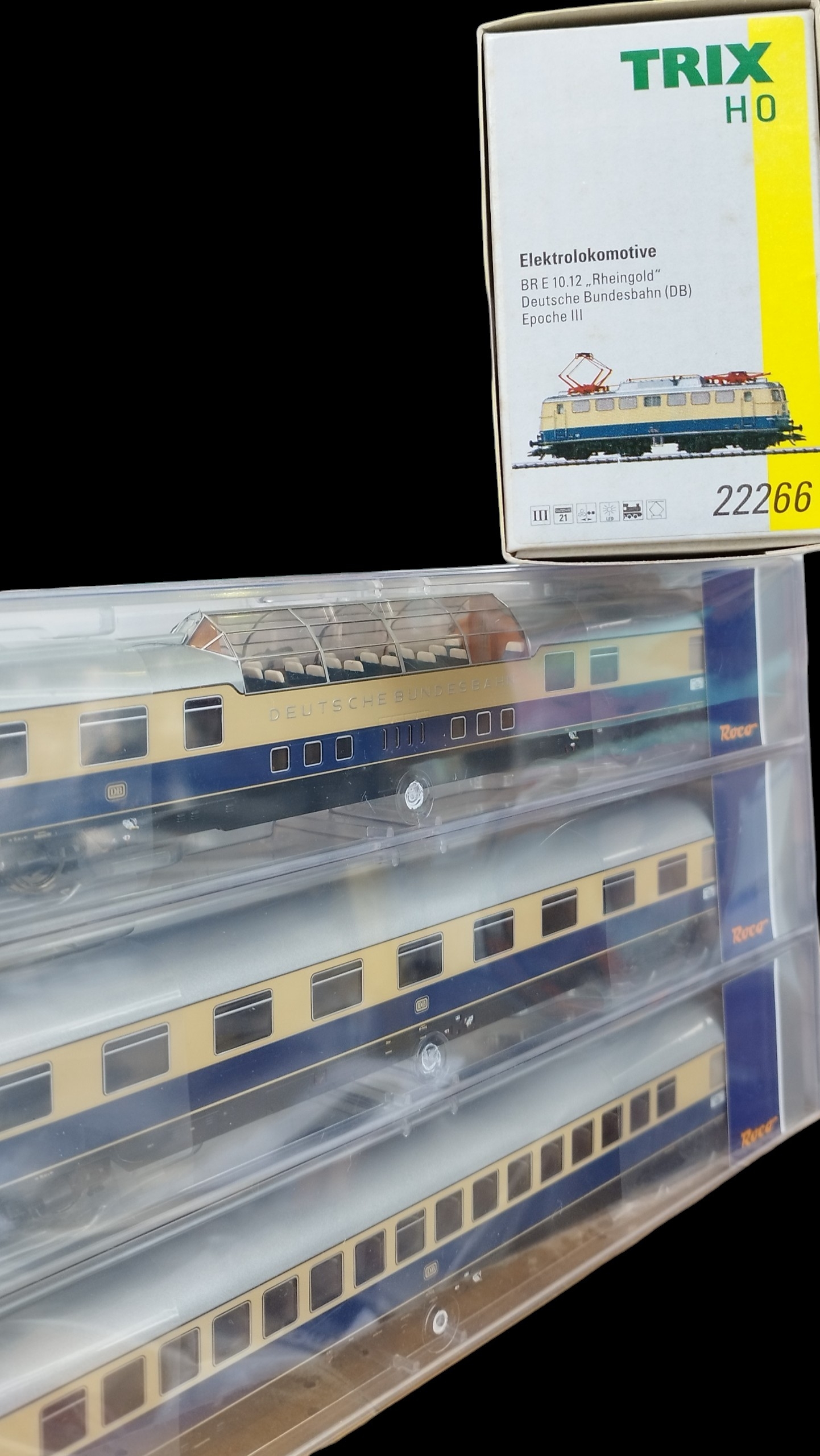 Trix Rheingold全金屬黃金機車 DB E10 + Roco Rheinpfeil萊恩之箭豪華列車套裝 （HO 1:87)