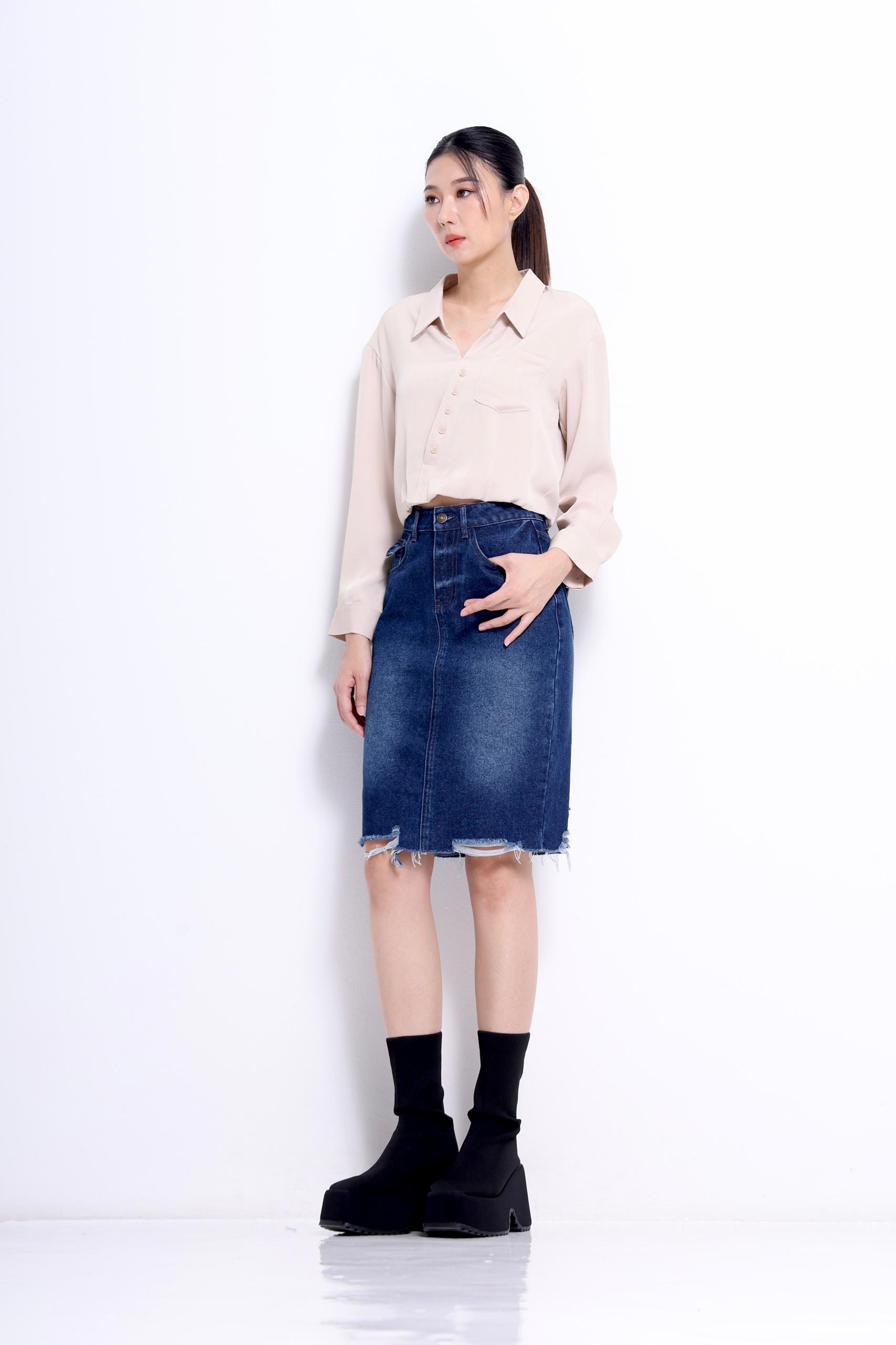 CB2724 ASYMETRIC BUTTON L/SLLV BLOUSE