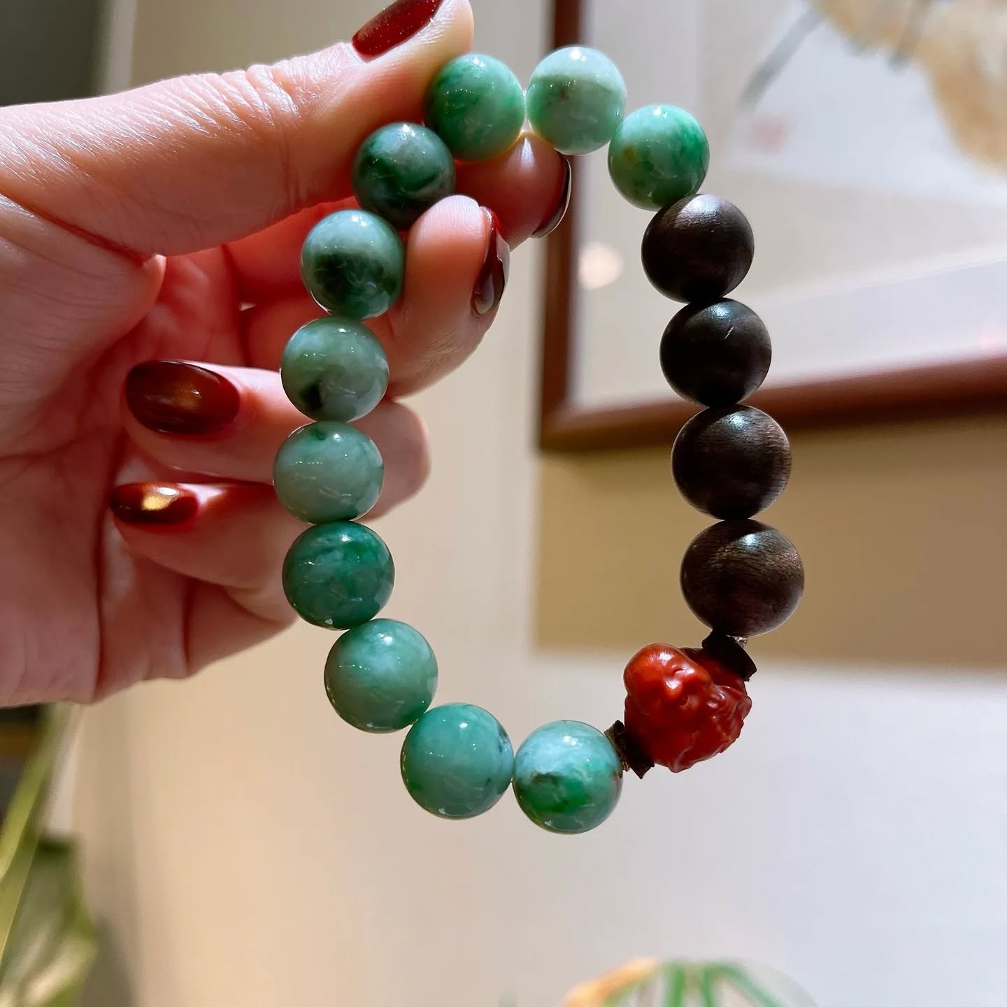 天然A貨翡翠沉香手鍊 顏色辣綠，水頭好