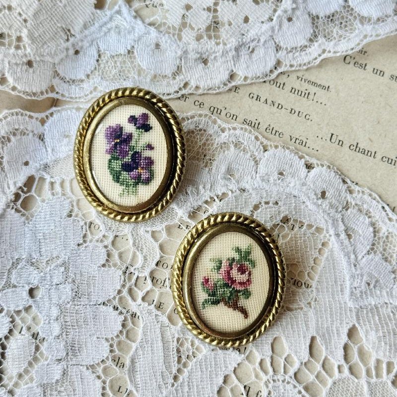 Vintage Mid-Century Rose & Forget Me Not Petit Needlepoint Brooch Pair(MT2346)