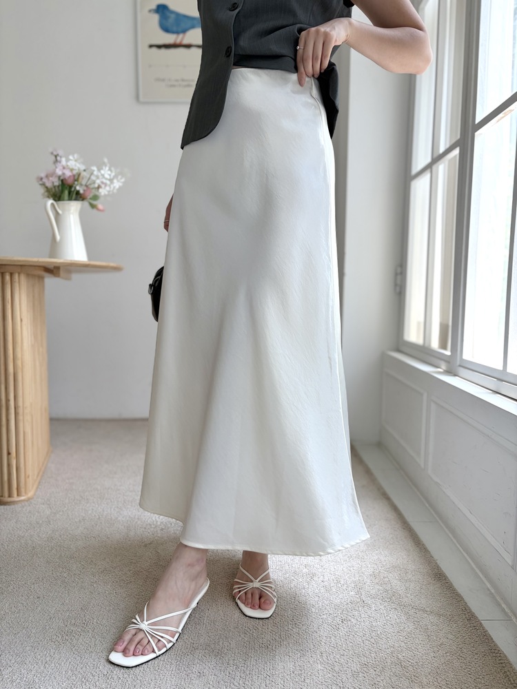 Satin Structured Skirt (Ivory)