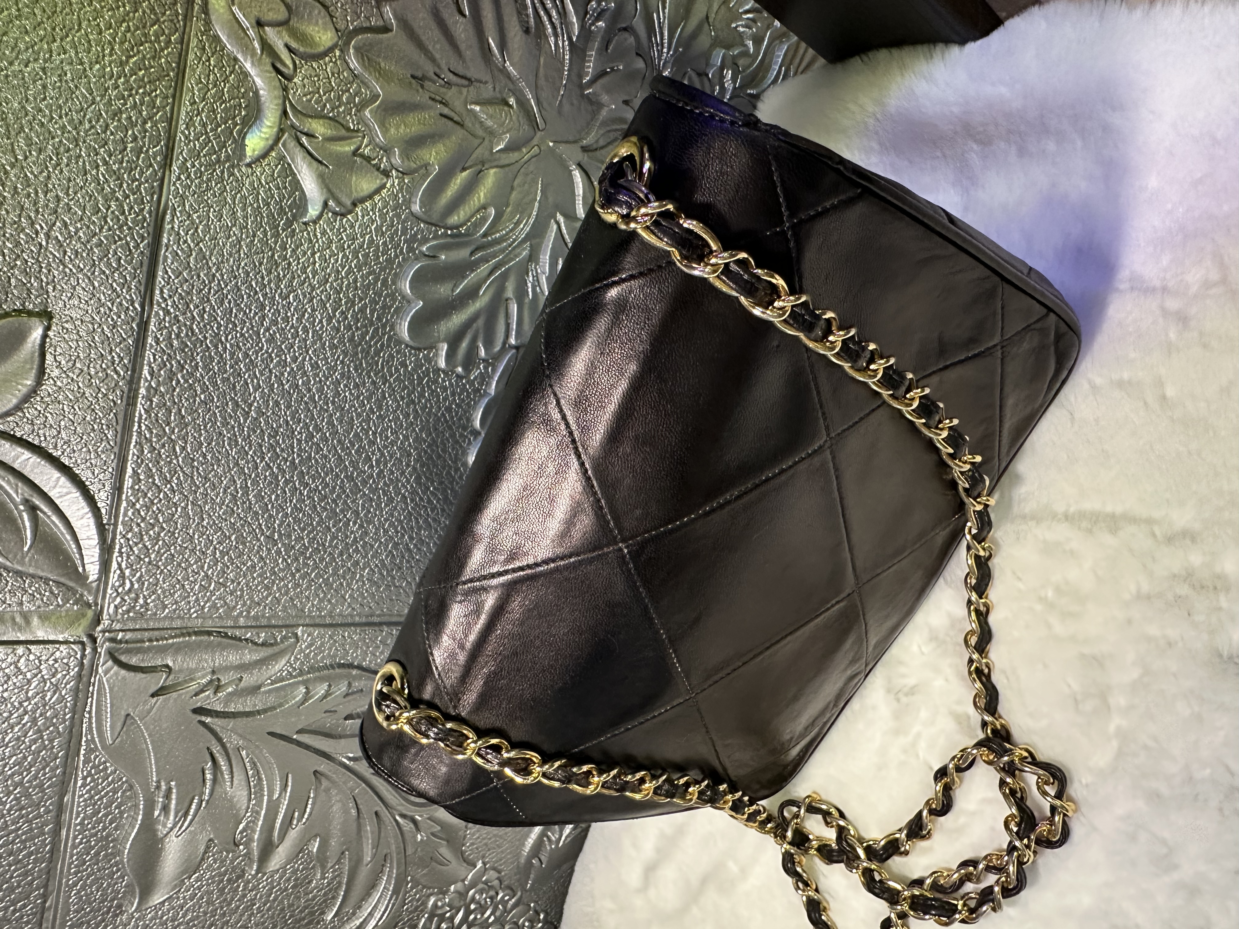 vintage chanel black leather classic flap chain bag