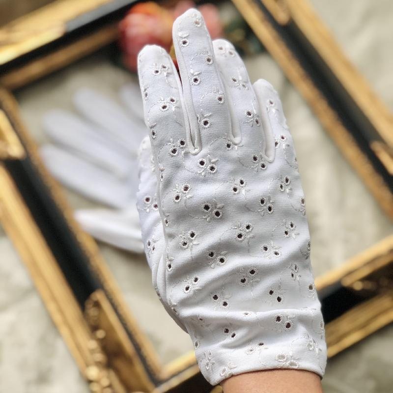 Vintage Embroidered & Openwork Floral Pattern White Fabric Short Gloves (MT1916)