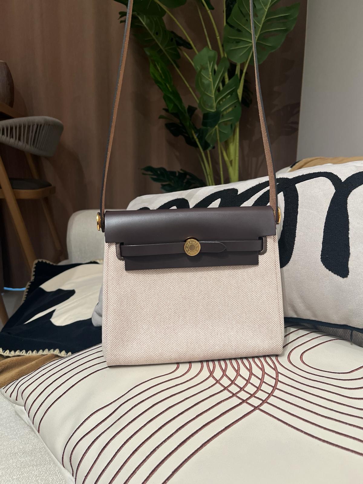 Hermes mini herbag  Stamp K (米白灰/威瑪犬米/烏木色)ecru/beige/ebene, 100%Authentic, 95%New✅Dust bag