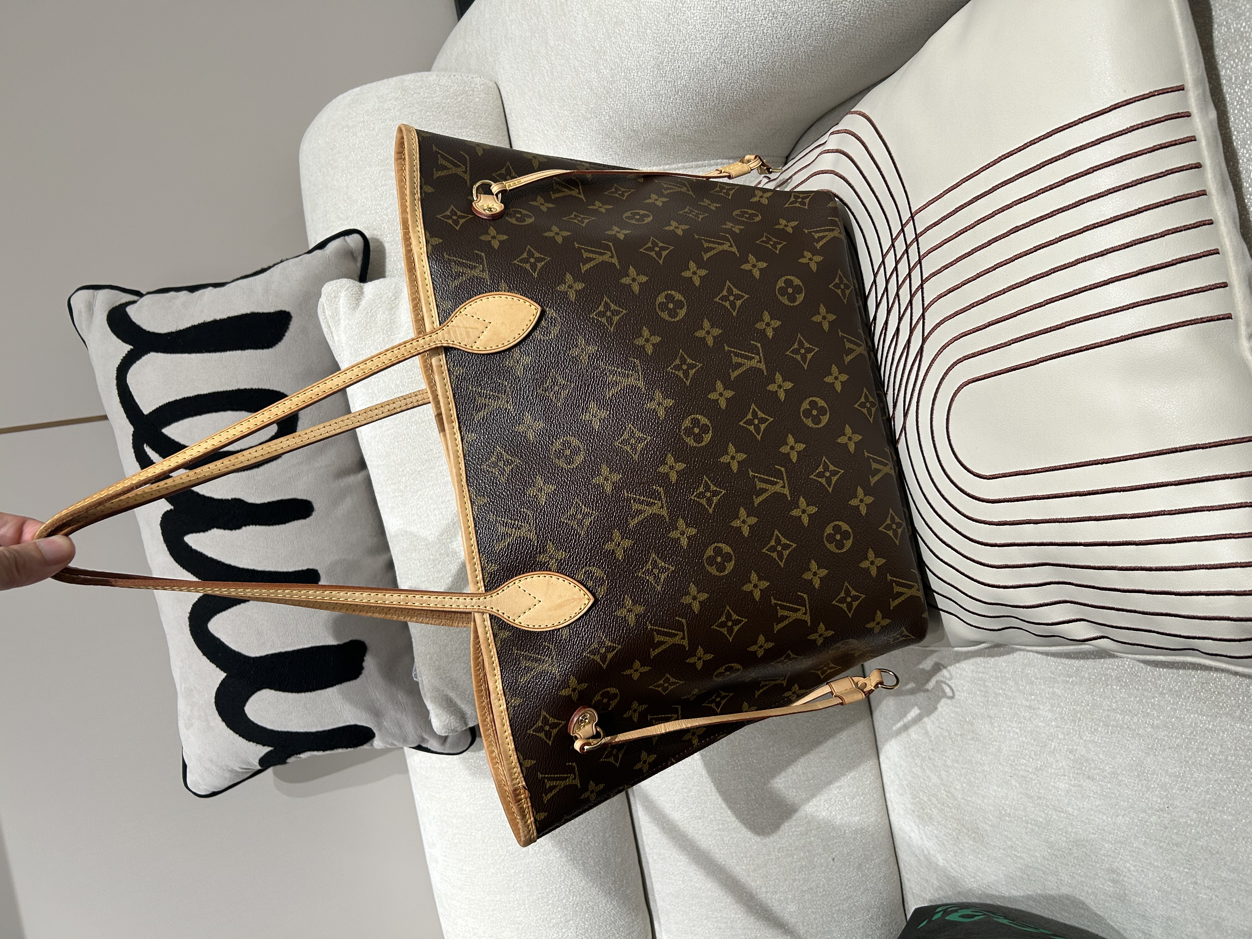 LV Neverfull Limited Edition Tote bag 100%Authentic, 90%New