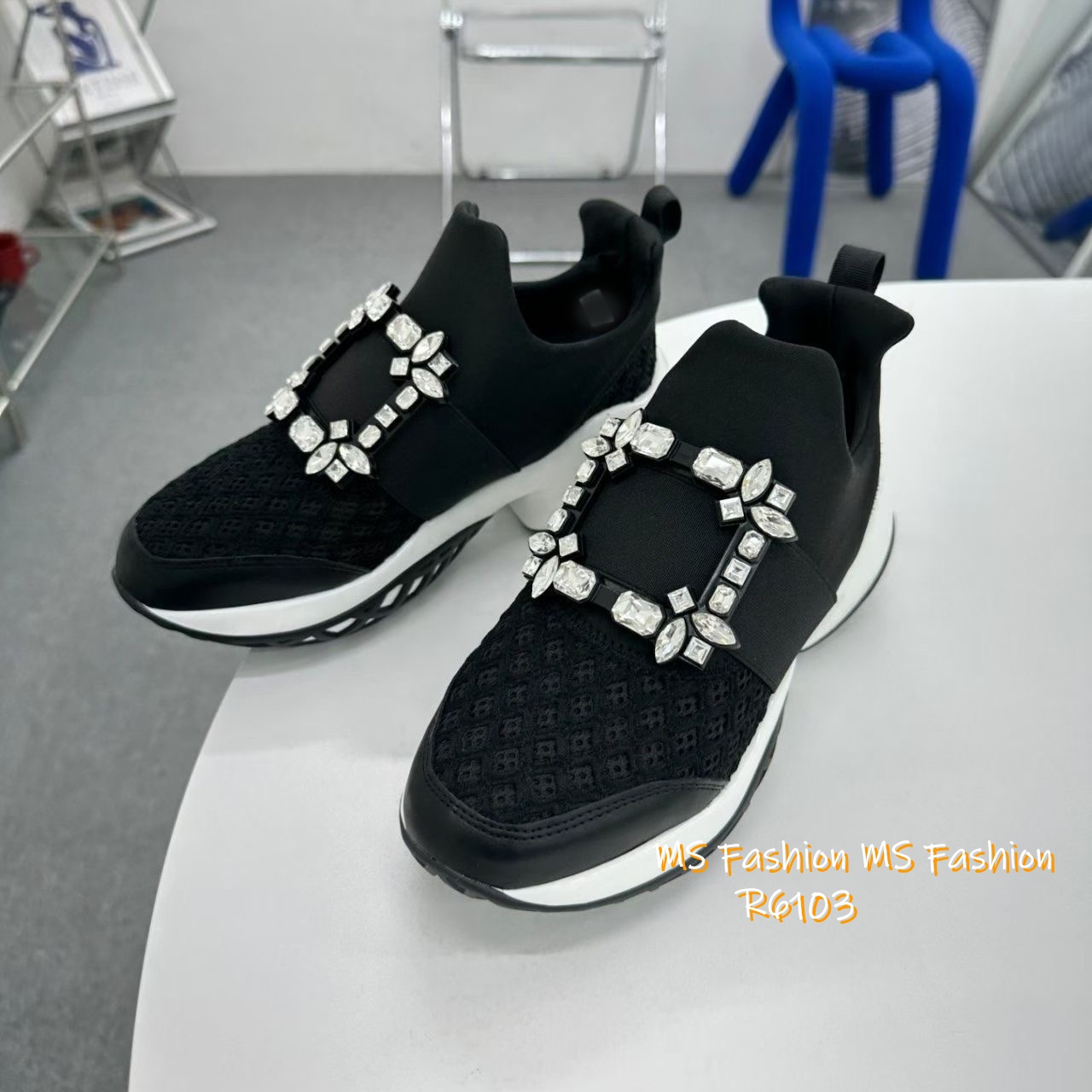 R6103 韓國🇰🇷特色閃石扣sneakers