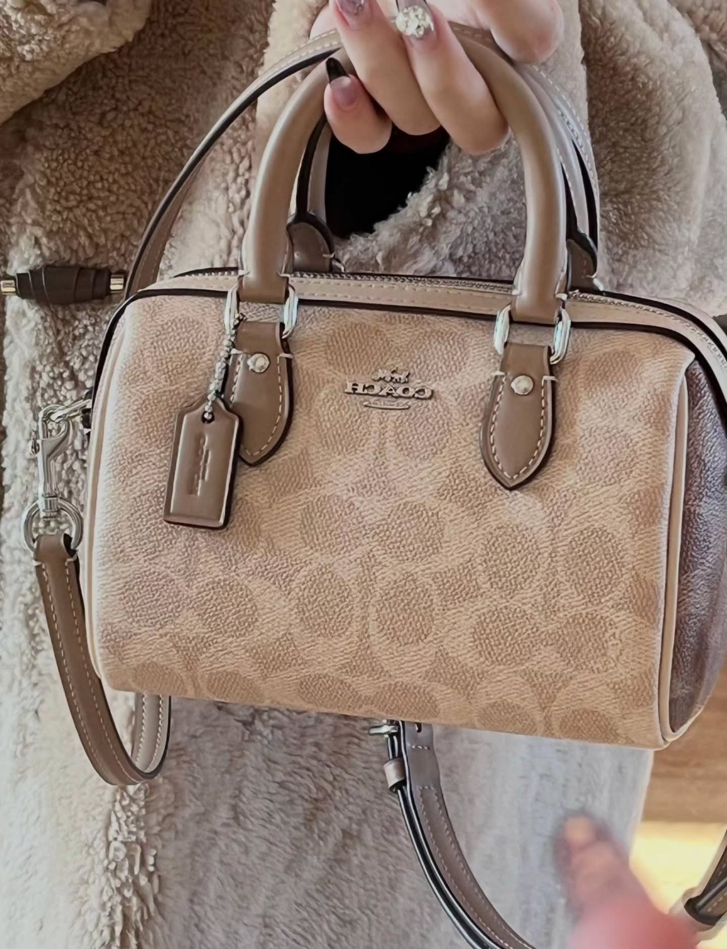 🇯🇵Coach Mini Rowan 奶茶色