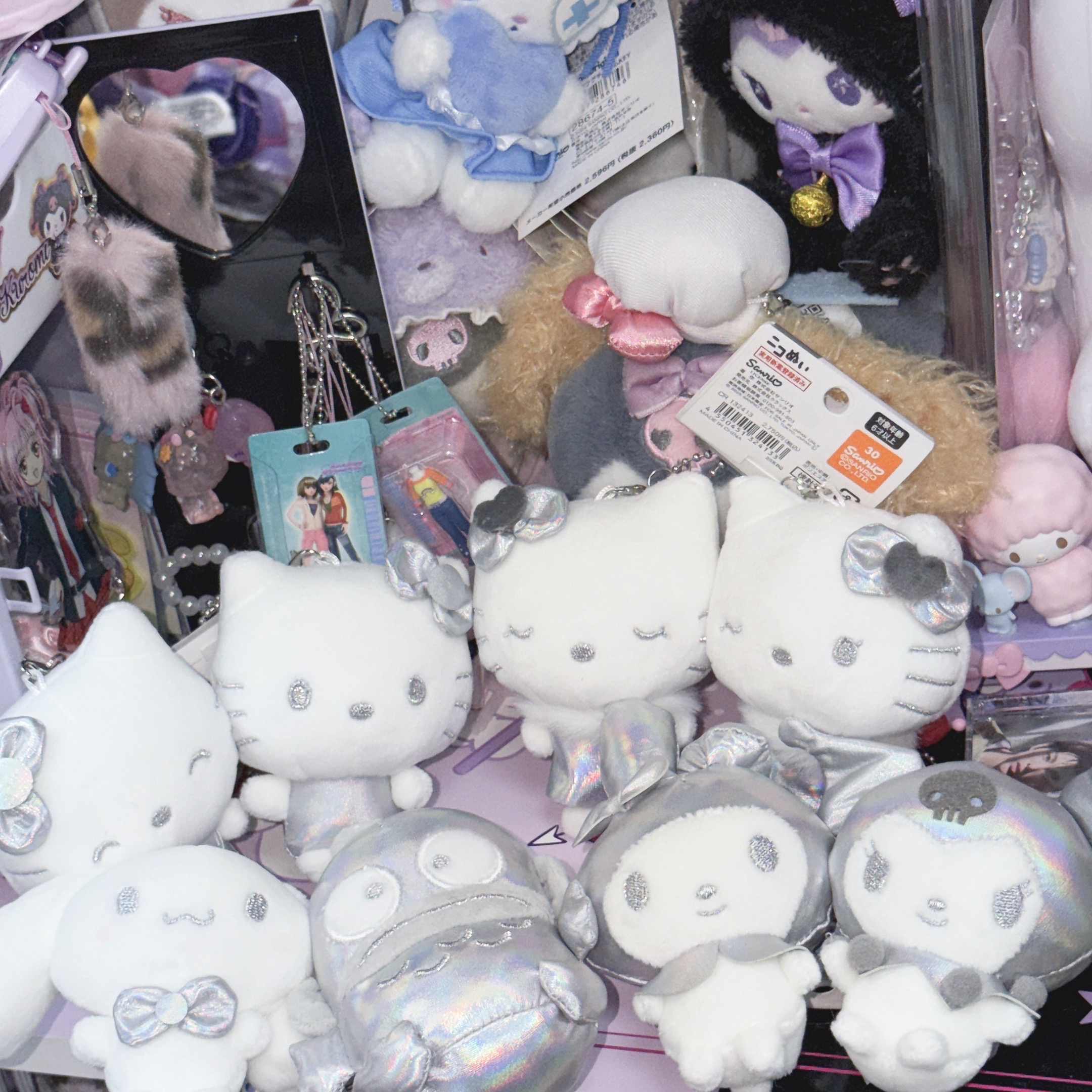 Sanrio 鐳射銀白磁石貼貼吊飾 可分開