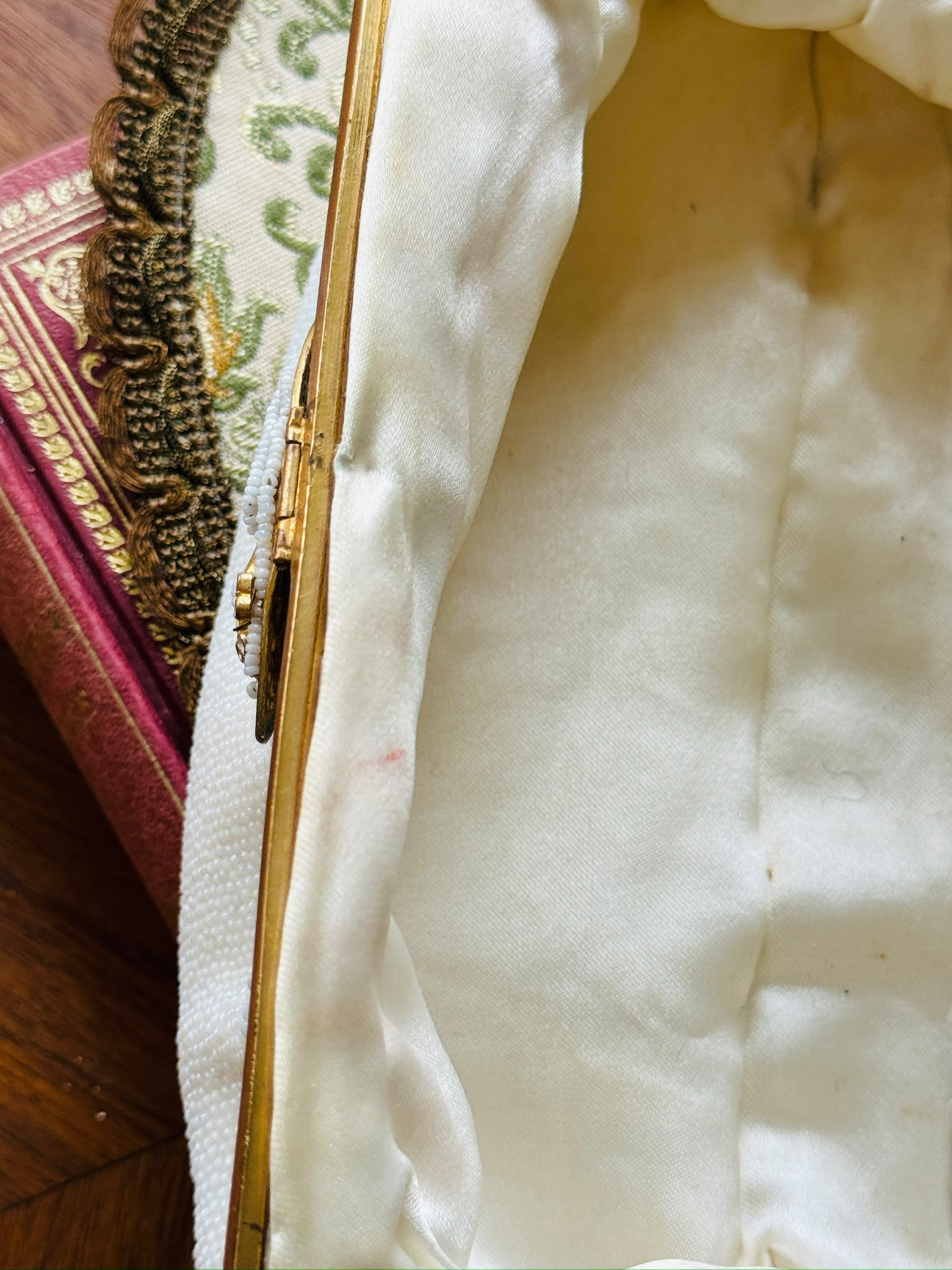 Vintage Mid-century Pastel Foliage Frame White Bead Bag- Likely Made in France (MT2647)