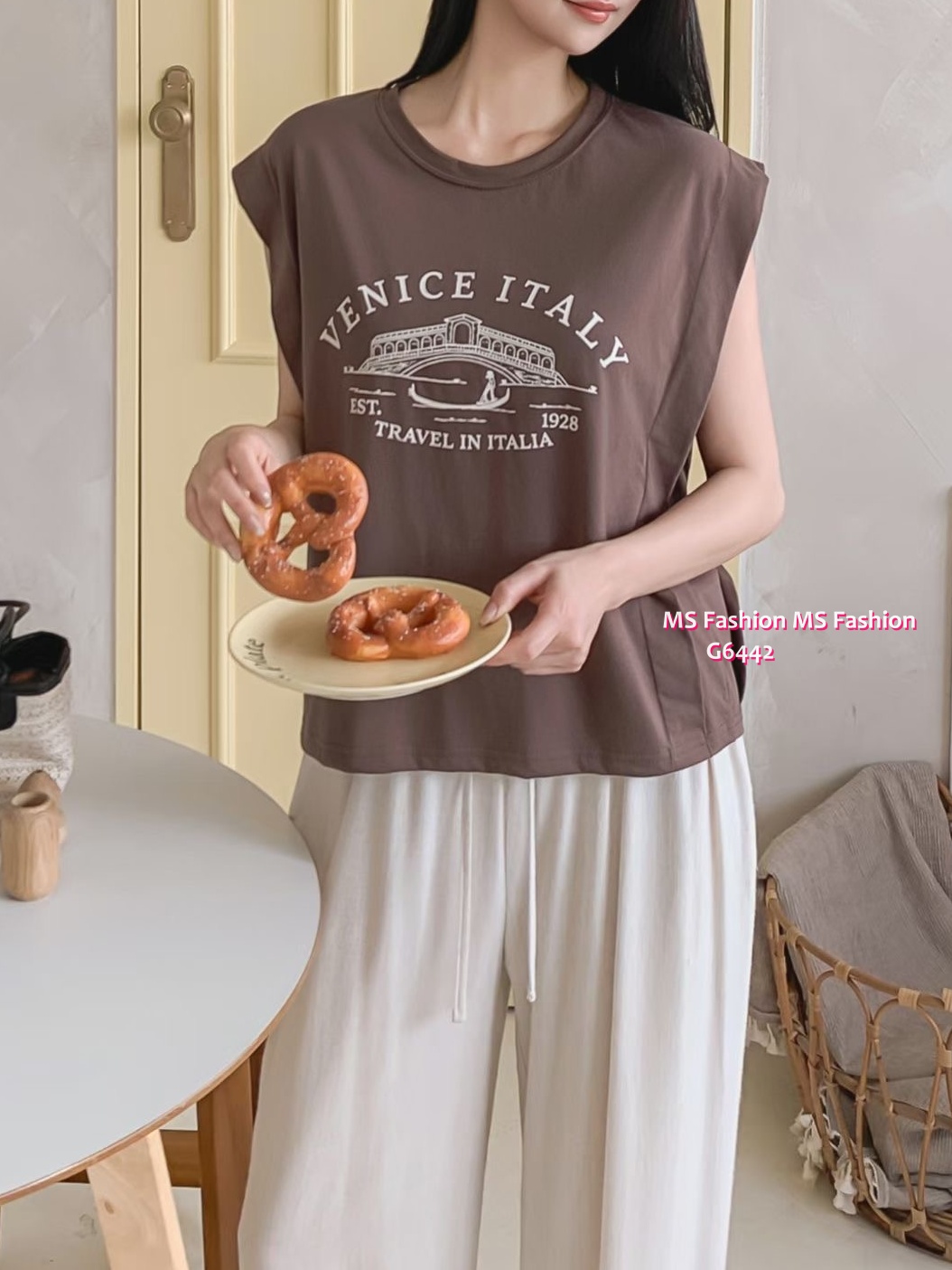 G6442 靚靚字母print top