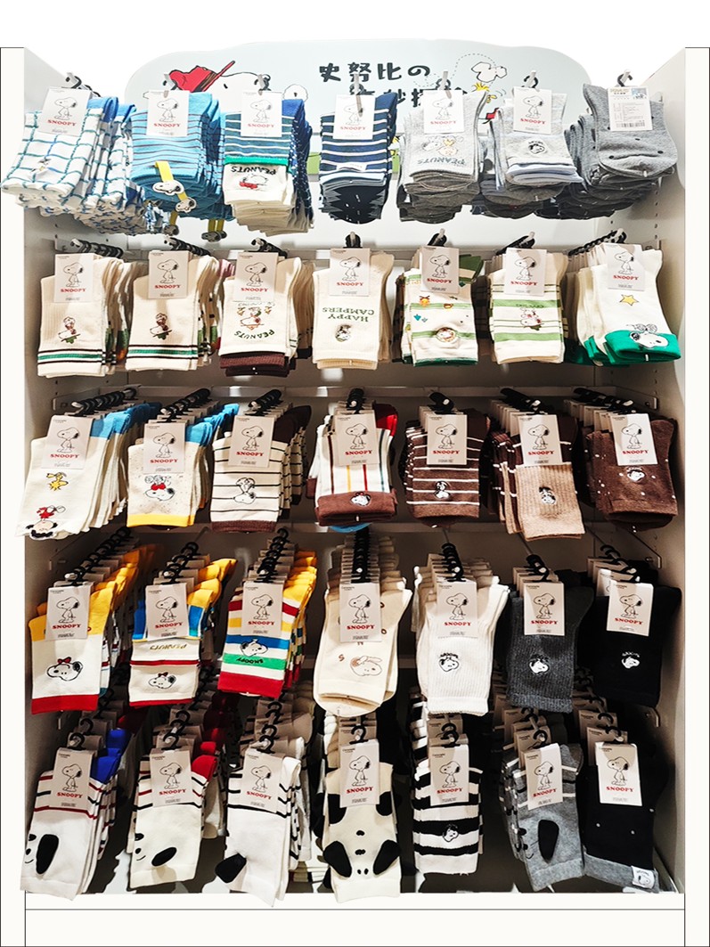 Snoopy Mid Calf Socks 22-24cm