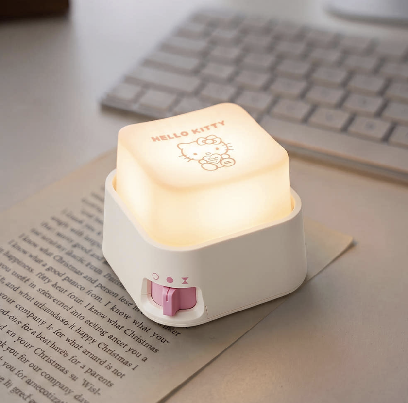 韓國 ROYCHE x Hello Kitty 巨型鍵帽造型 氣氛 小夜燈 +附送限定貼紙｜Keycap Mood Light