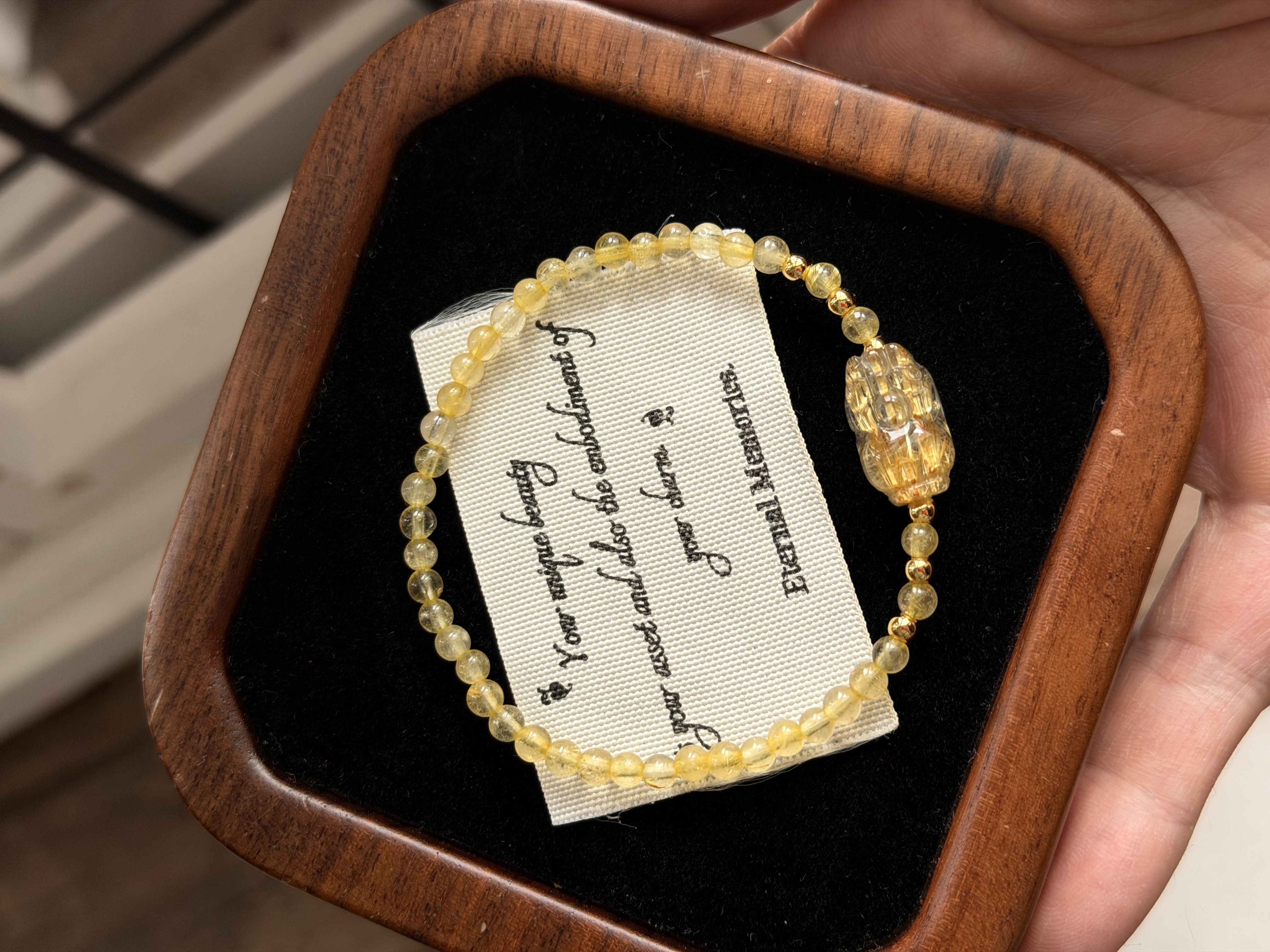  金鈦晶貔貅襯𝟯𝗺𝗺金髮晶手串