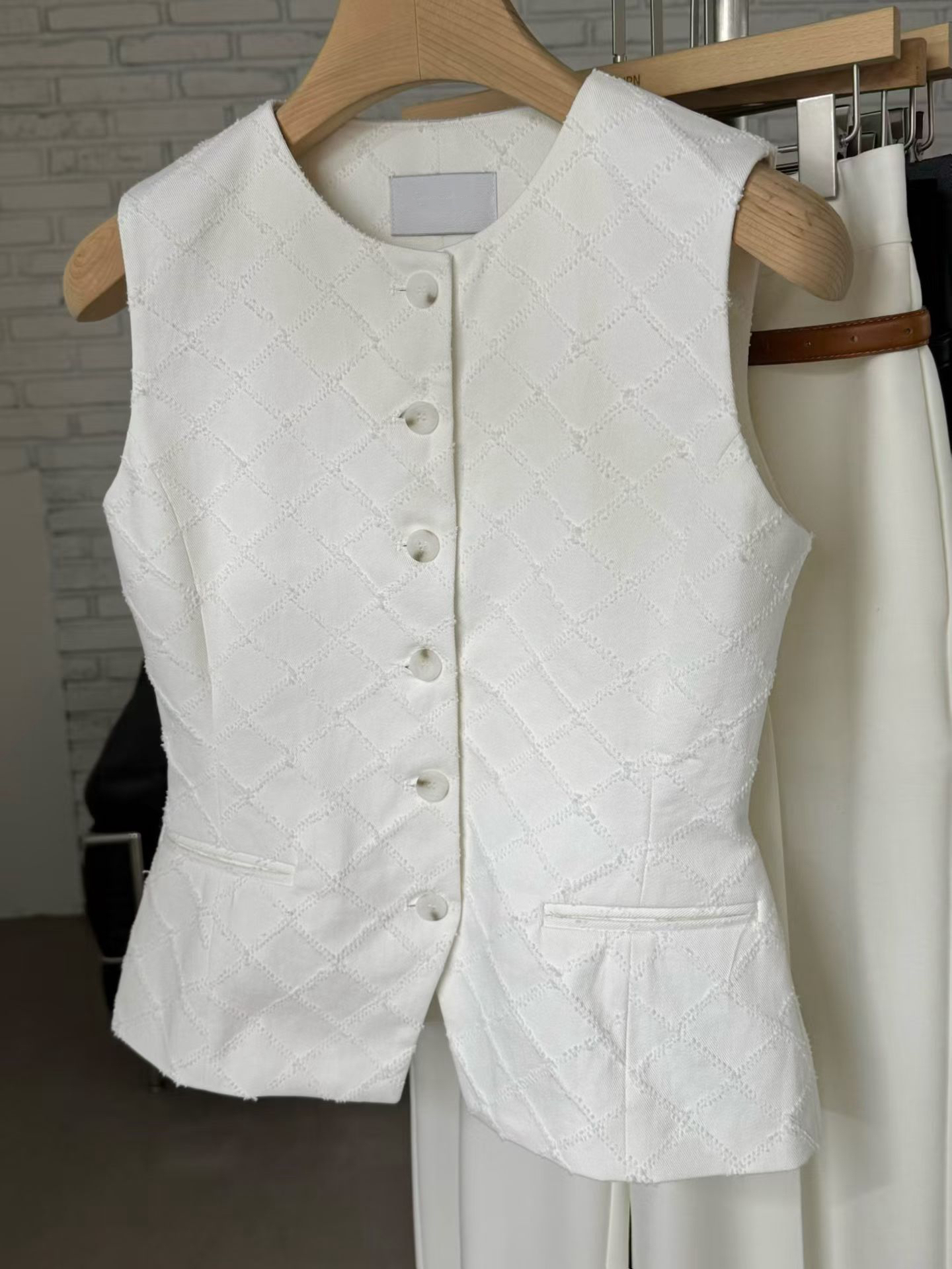 MARGOT Elegant Diamond Vest