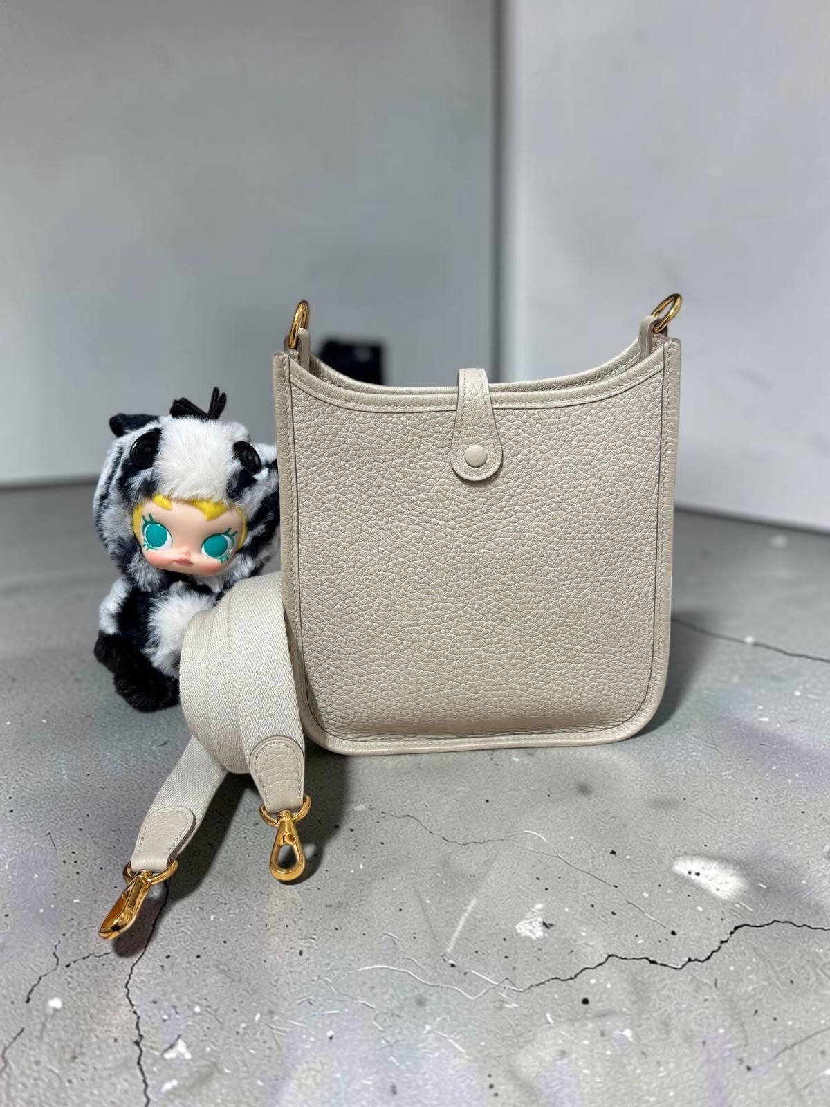 Hermes mini evelyne STAMP U 8L beton 冰川白 100%Authentic ,95%new ✅dust bag 