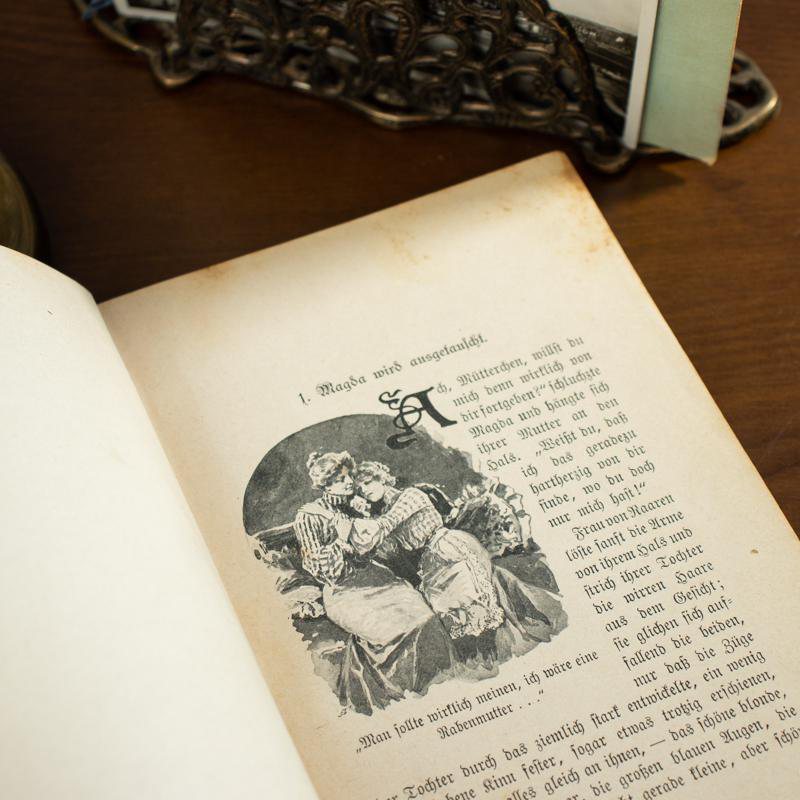 Antique Early 1900s German Novel Book “Die Tauschmädels" by Juliane Moritz (NA0750)