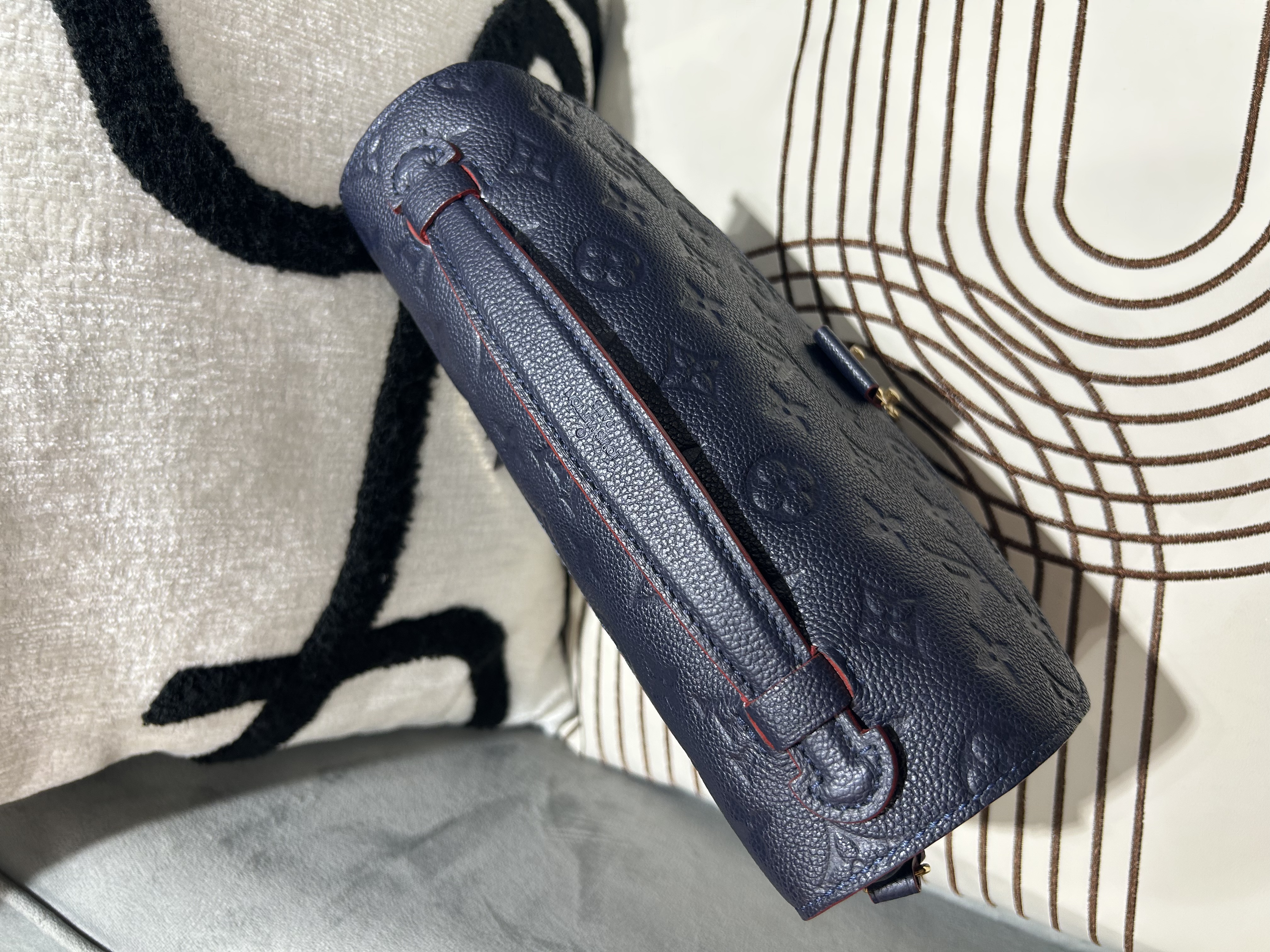 Louis Vuitton LV Metis Calfskin Monogram Empreinte Pochette Metis 2way bag M44071 100%Authentic, 98%New ✅Dust bag