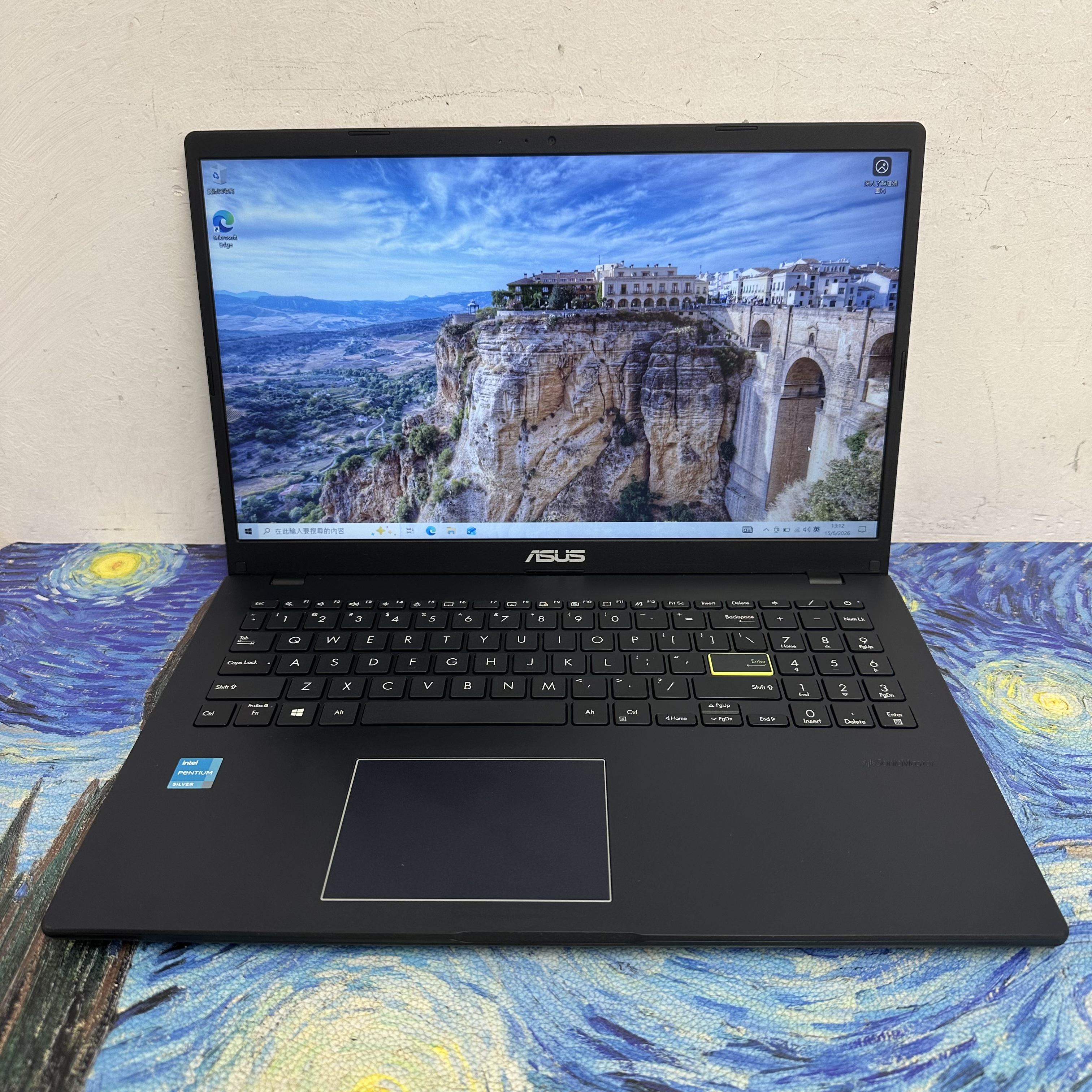#5975 ASUS Intel Silver N6000 CPU  /8GB Ram/256GB SSD/文書一流/超輕超薄/Notebook/Laptop /文書機 / PC / Movie / Netflix / YouTube / Netflix / Disney / PC Gaming / Game /
