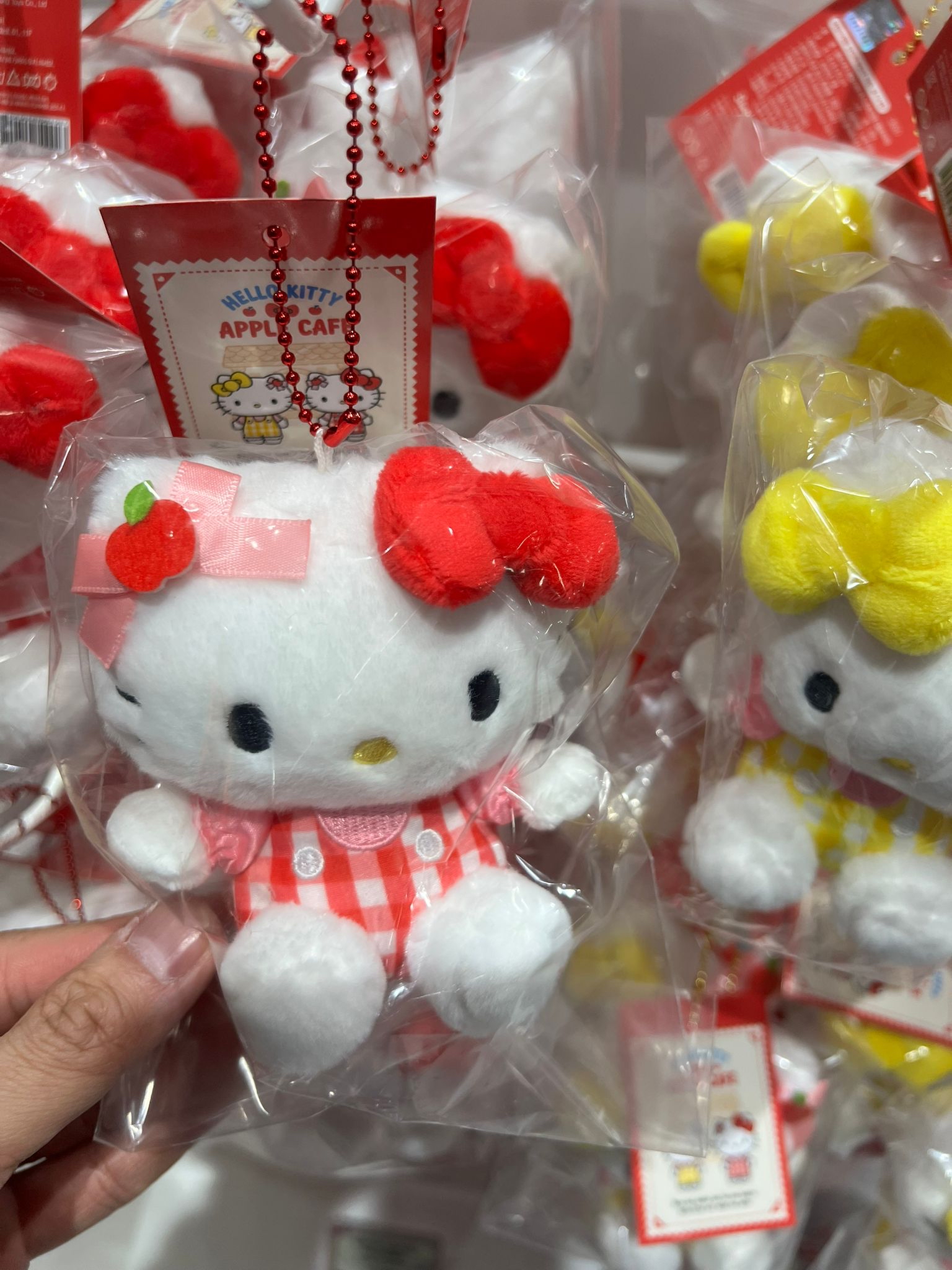 Hello Kitty Apple Cafe 公仔