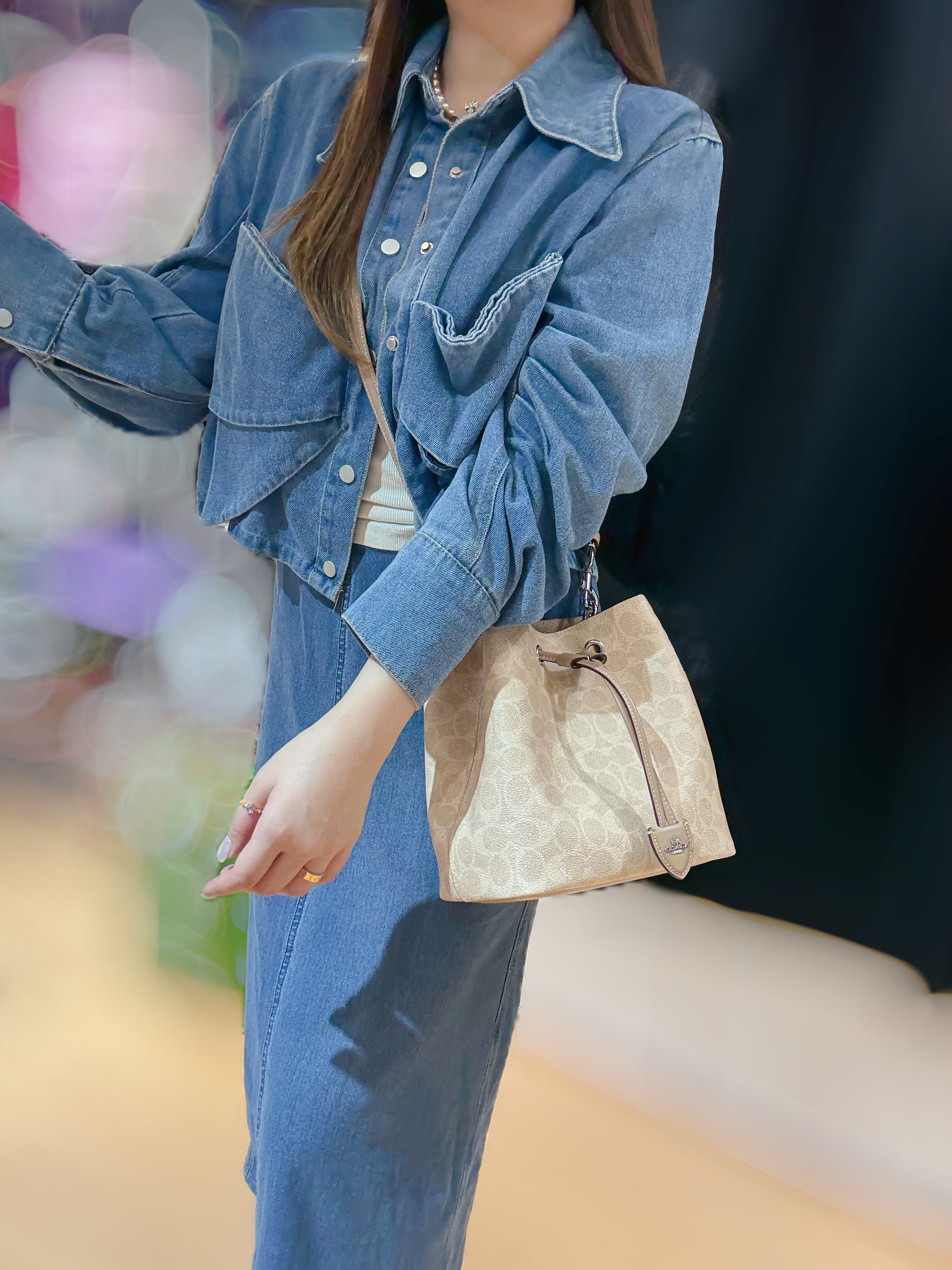 Coach Rowan bucket milk tea/m