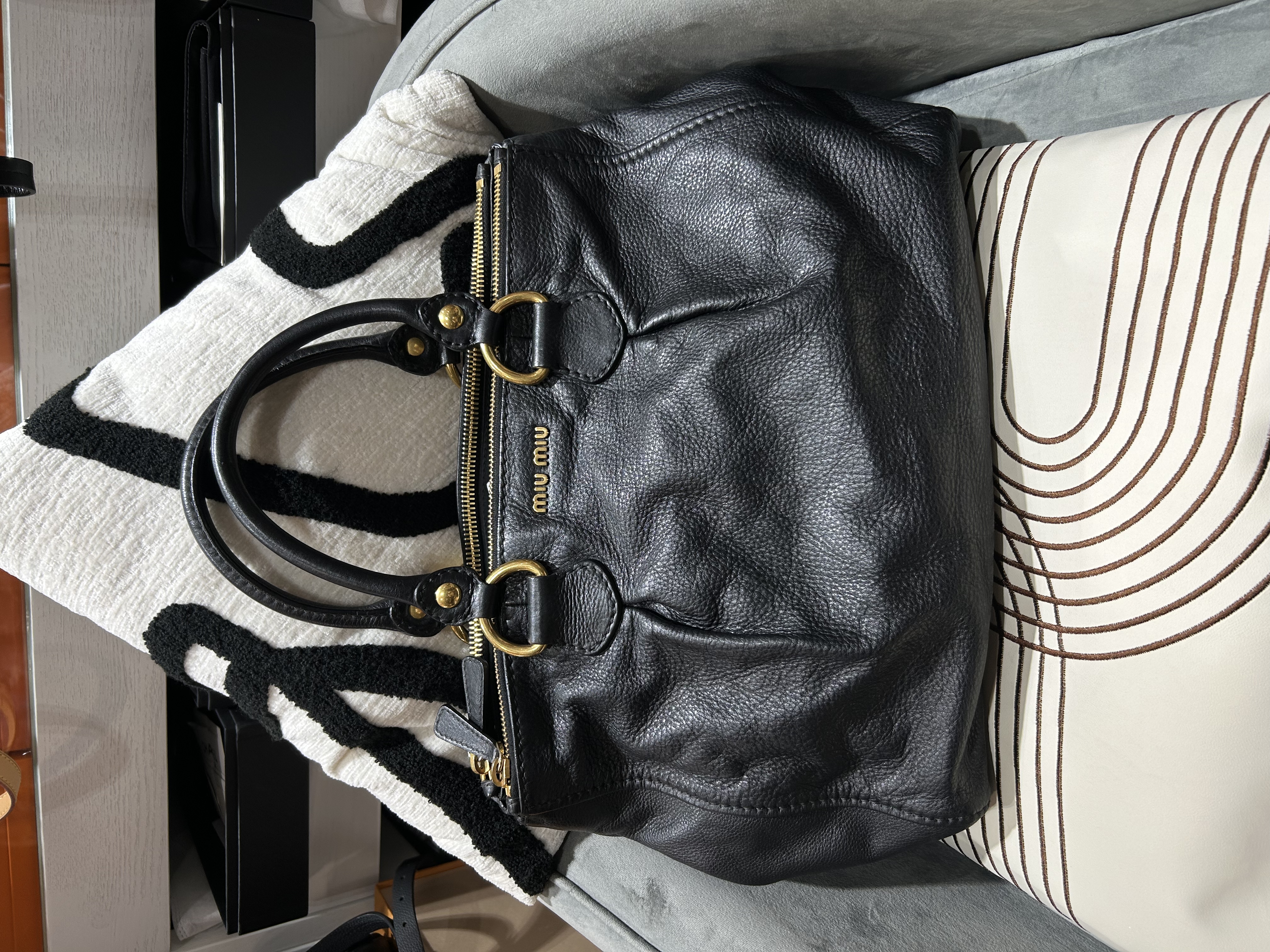 Miu Miu 2Way Bag 黑金 Calfskin shoulder bag 100%Authentic,92%new ✅dust bag  