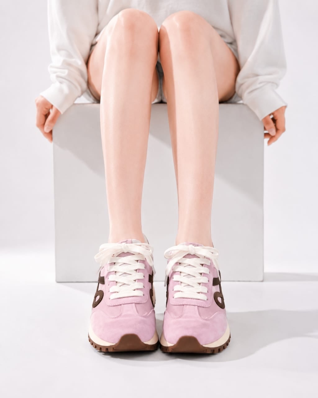 84021 Rosé Motion Sneakers