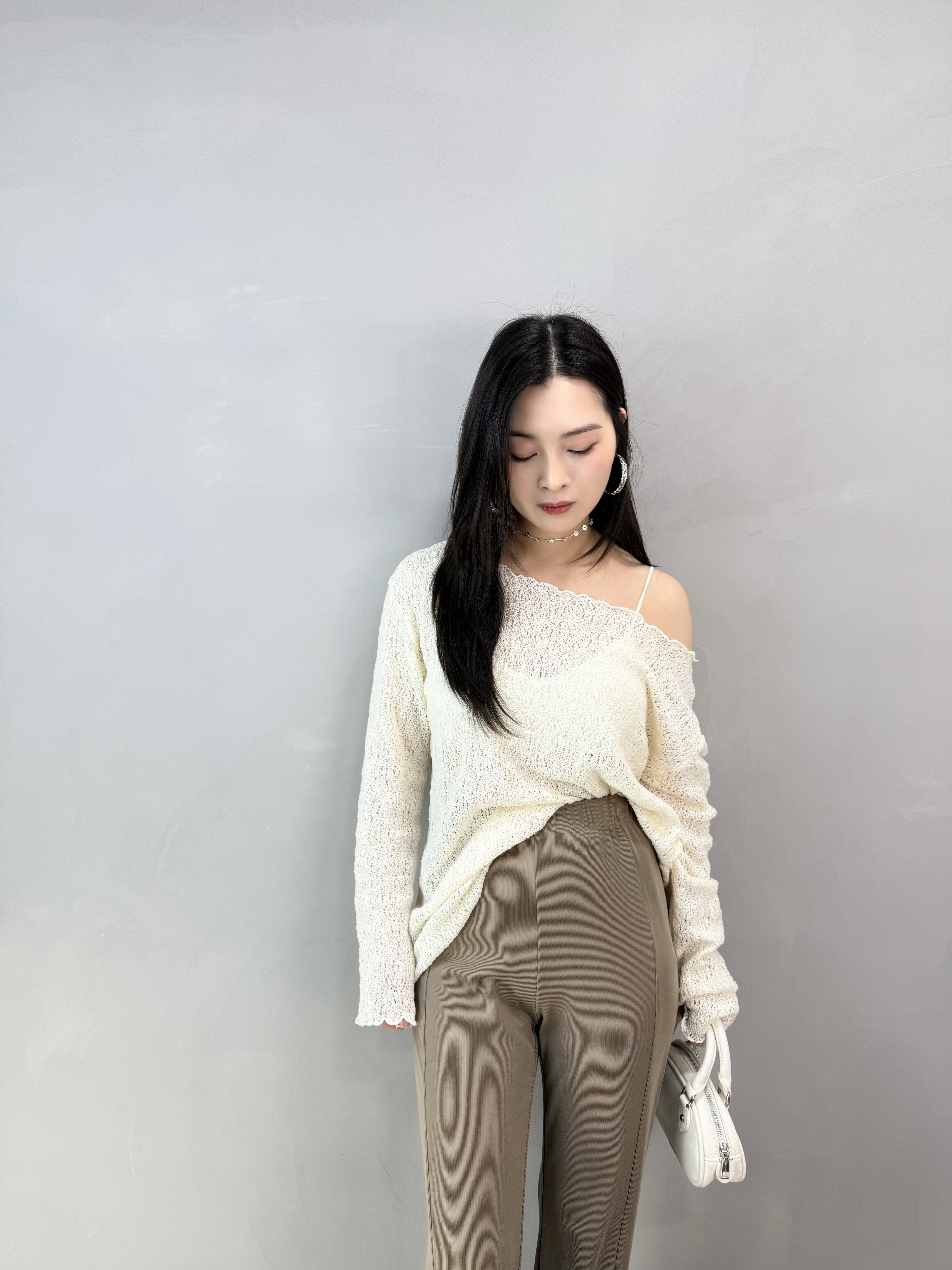 I87 木耳邊通花露膊Top