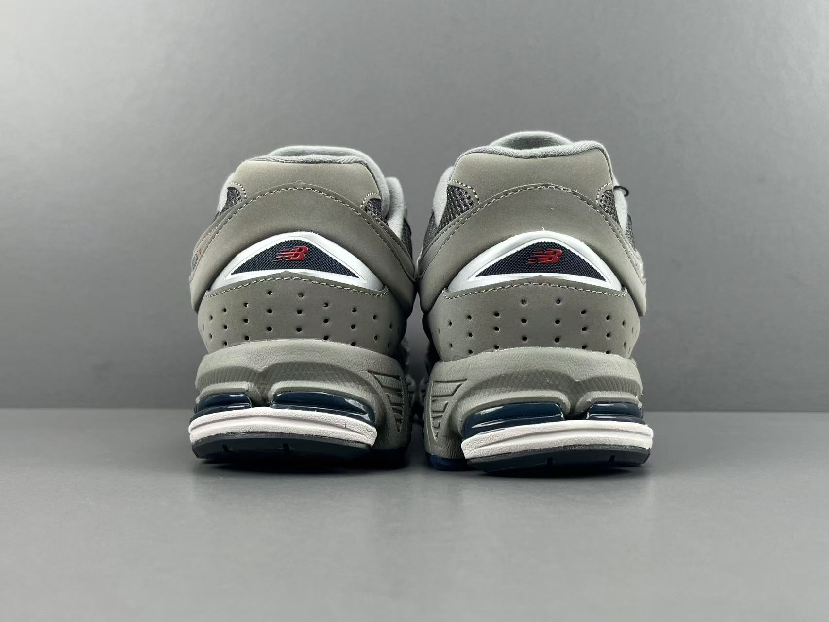 New Balance 2002R ML2002RC