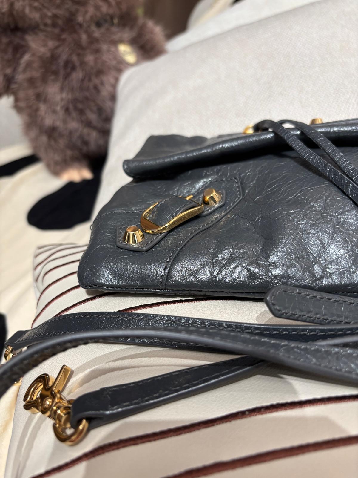 Balenciaga crossbody bag,100%Authentic,98%New ✅Dust bag