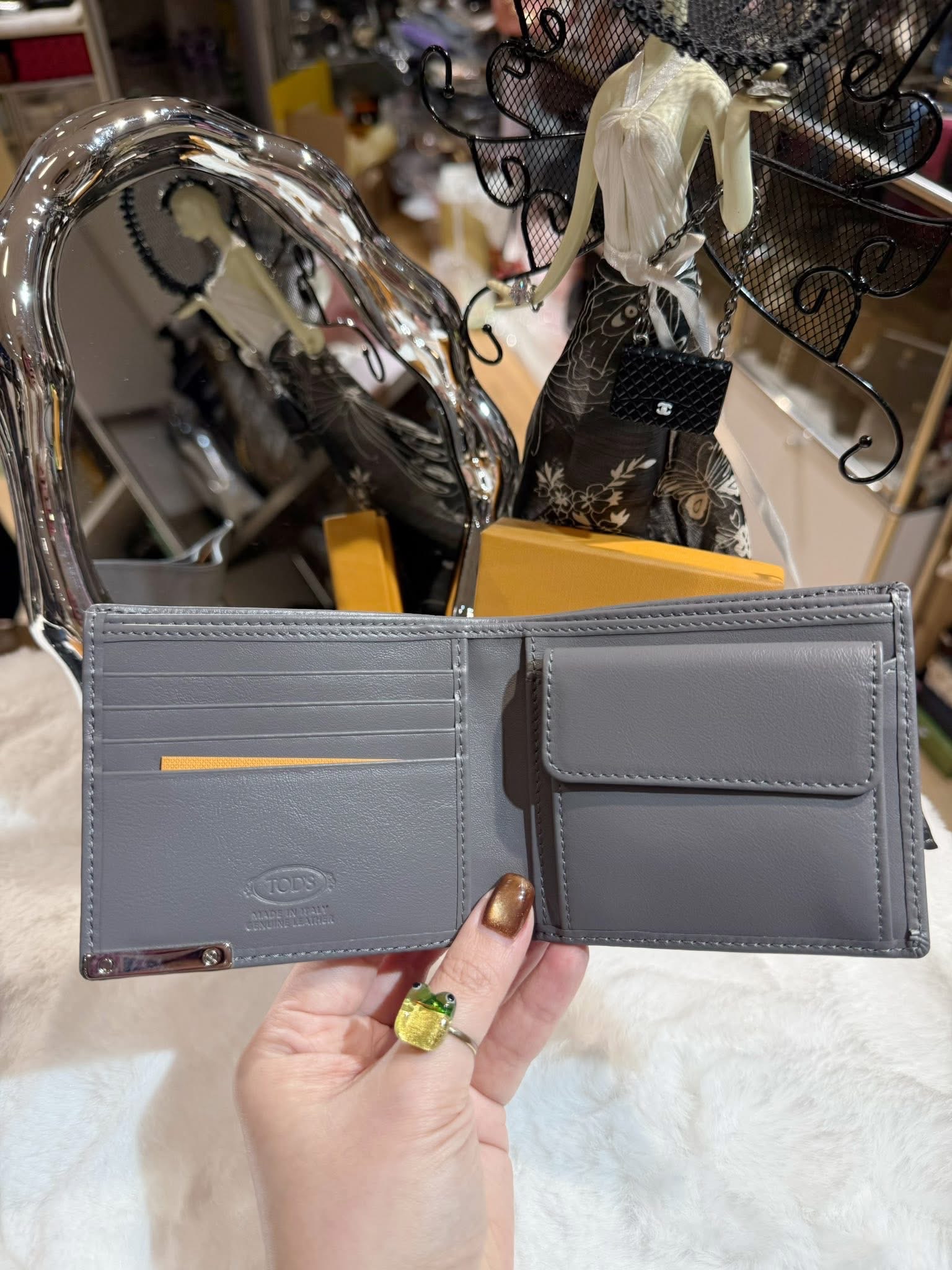 Tod’s bi fold wallet with coin grey