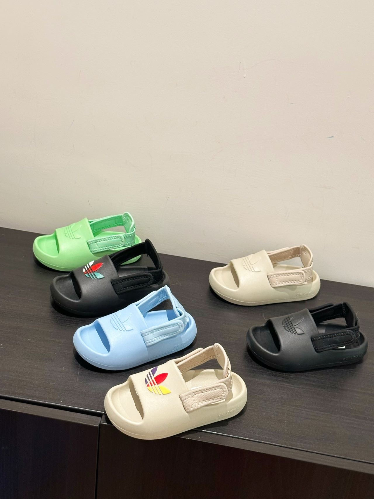 0713 AD 兩穿涼鞋