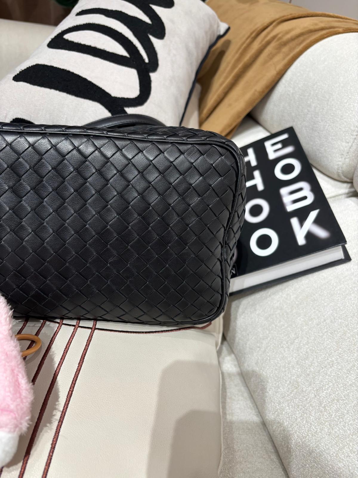 Bottega Veneta BV hobo bag  100%Authentic,95%new✅dust bag