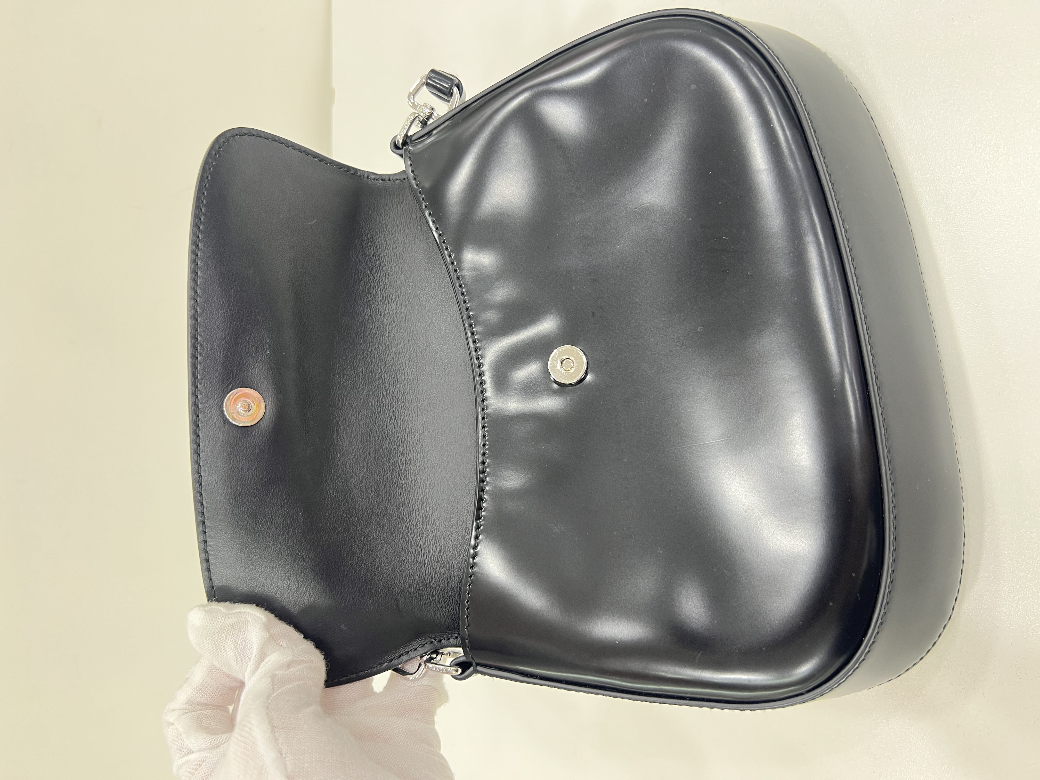 直播貨品 |  [1個-$100 2個-$300］E24