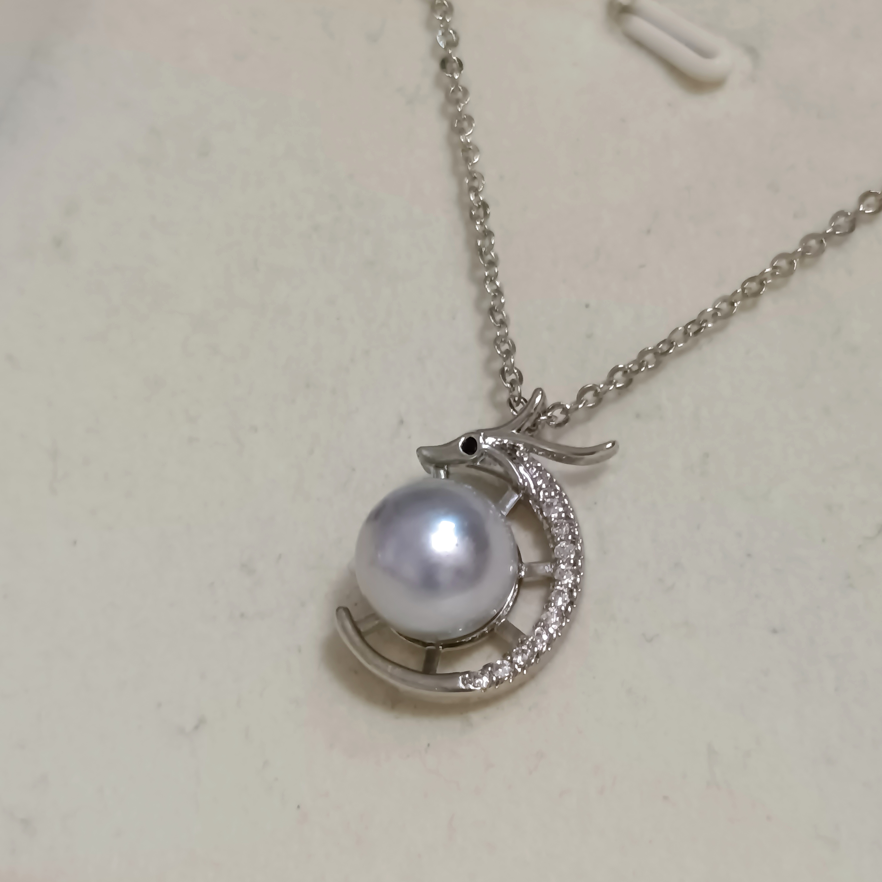 特價品正圓強光日本真多麻海水珍珠注白金簡約小龍吊墜（送注白金鍊）