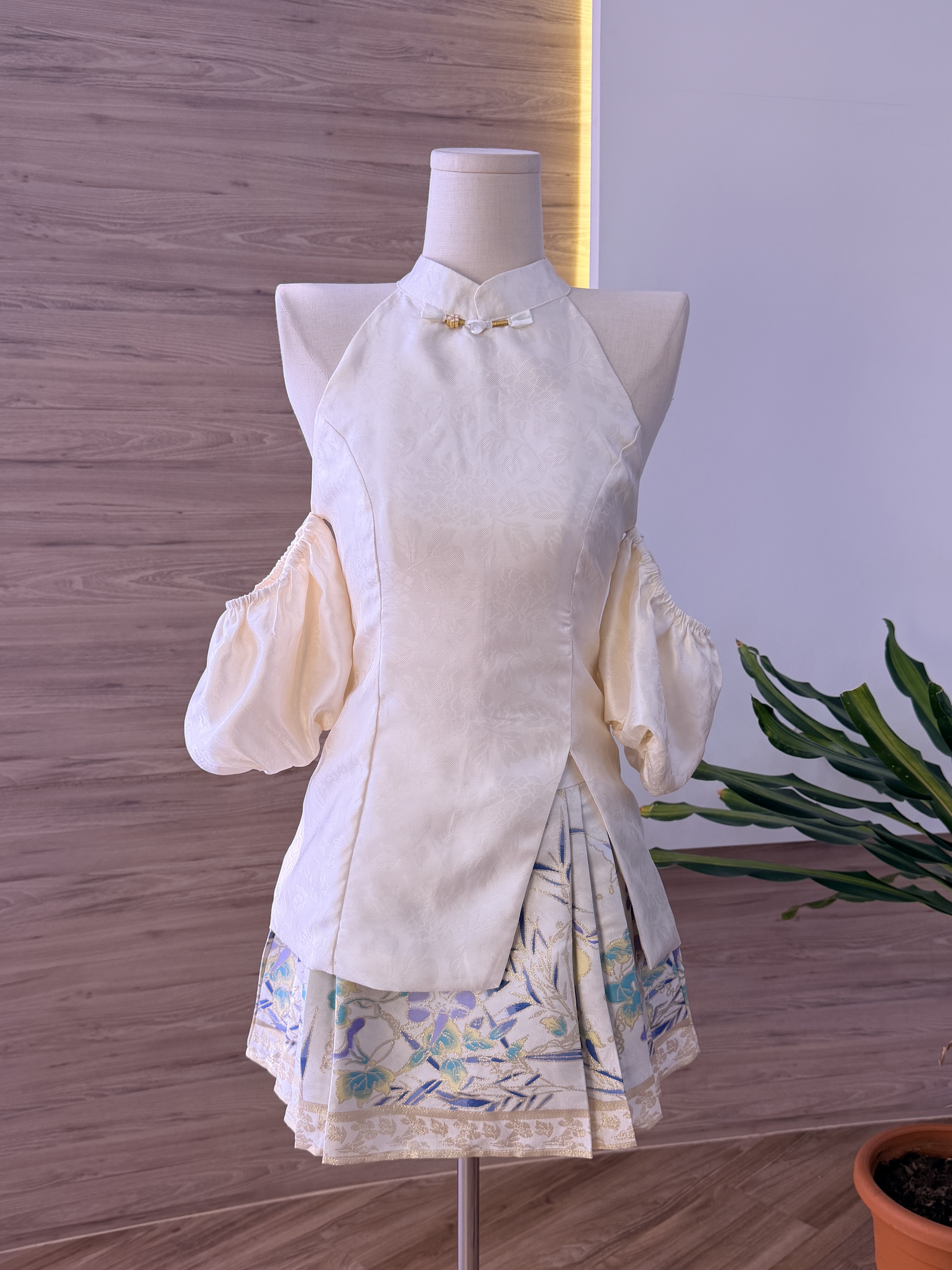 Crimson Oriental Set Wear