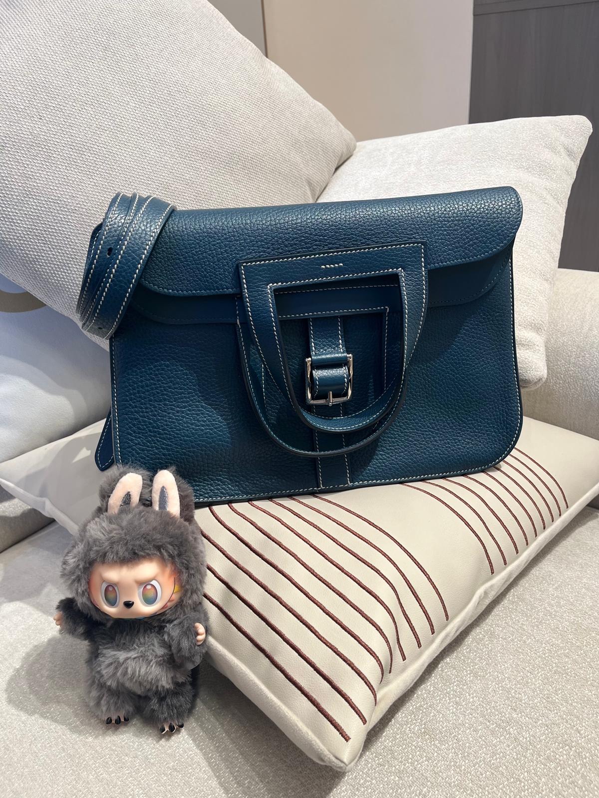 Hermes Halzan 31 Stamp A 100%Authentic, 95%New ✅Dust bag