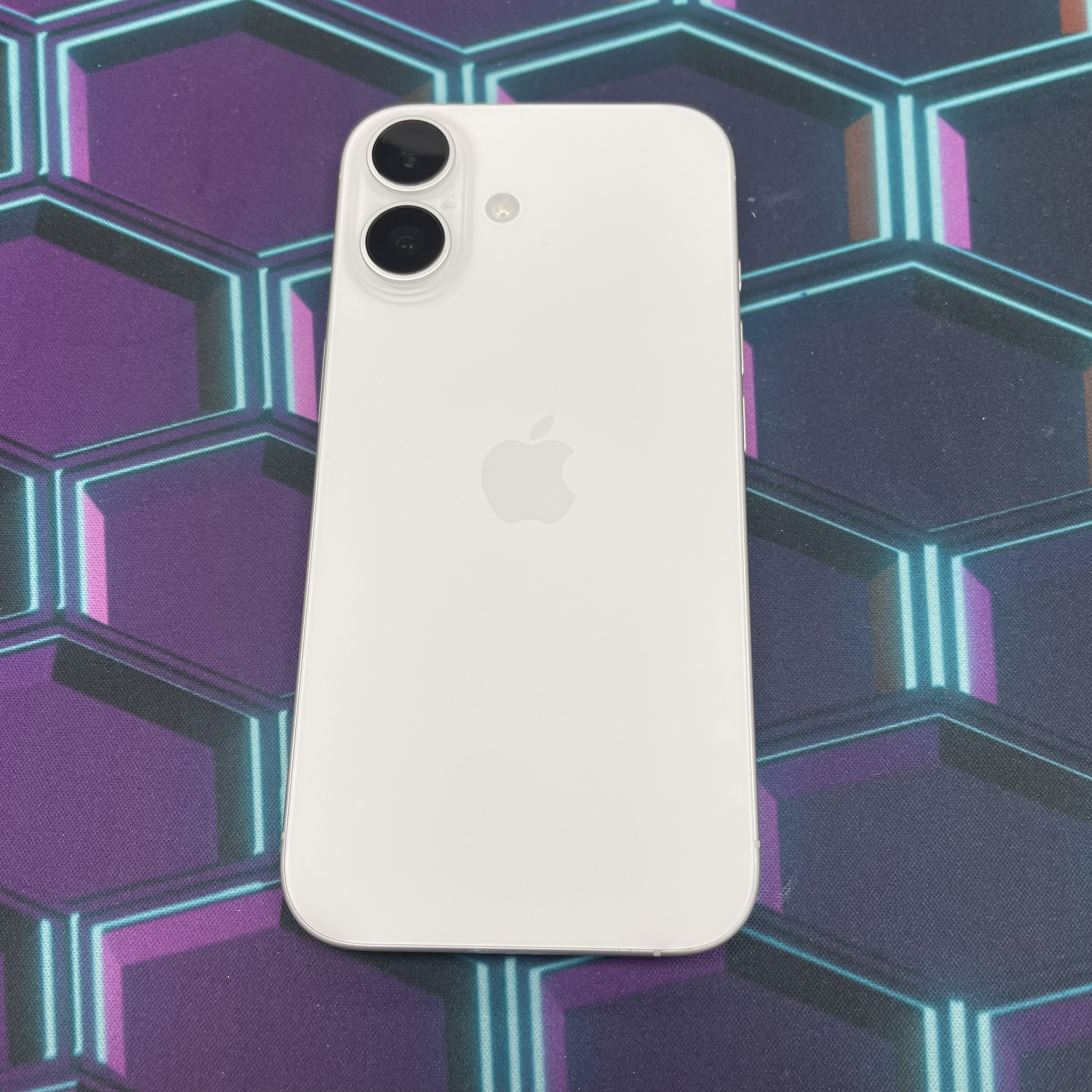 *6309 16 勁靚機 256GB 電91 白色 white