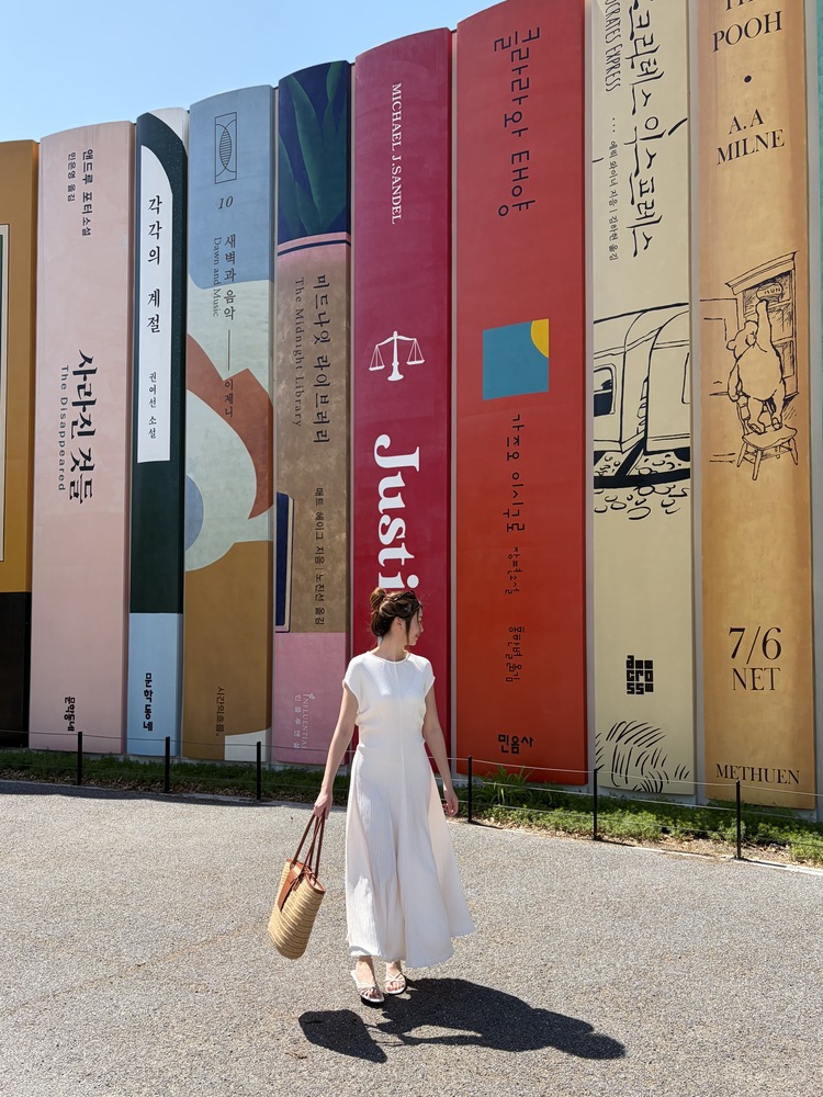 Elea Ribbed Flowy Dress (Ivory)