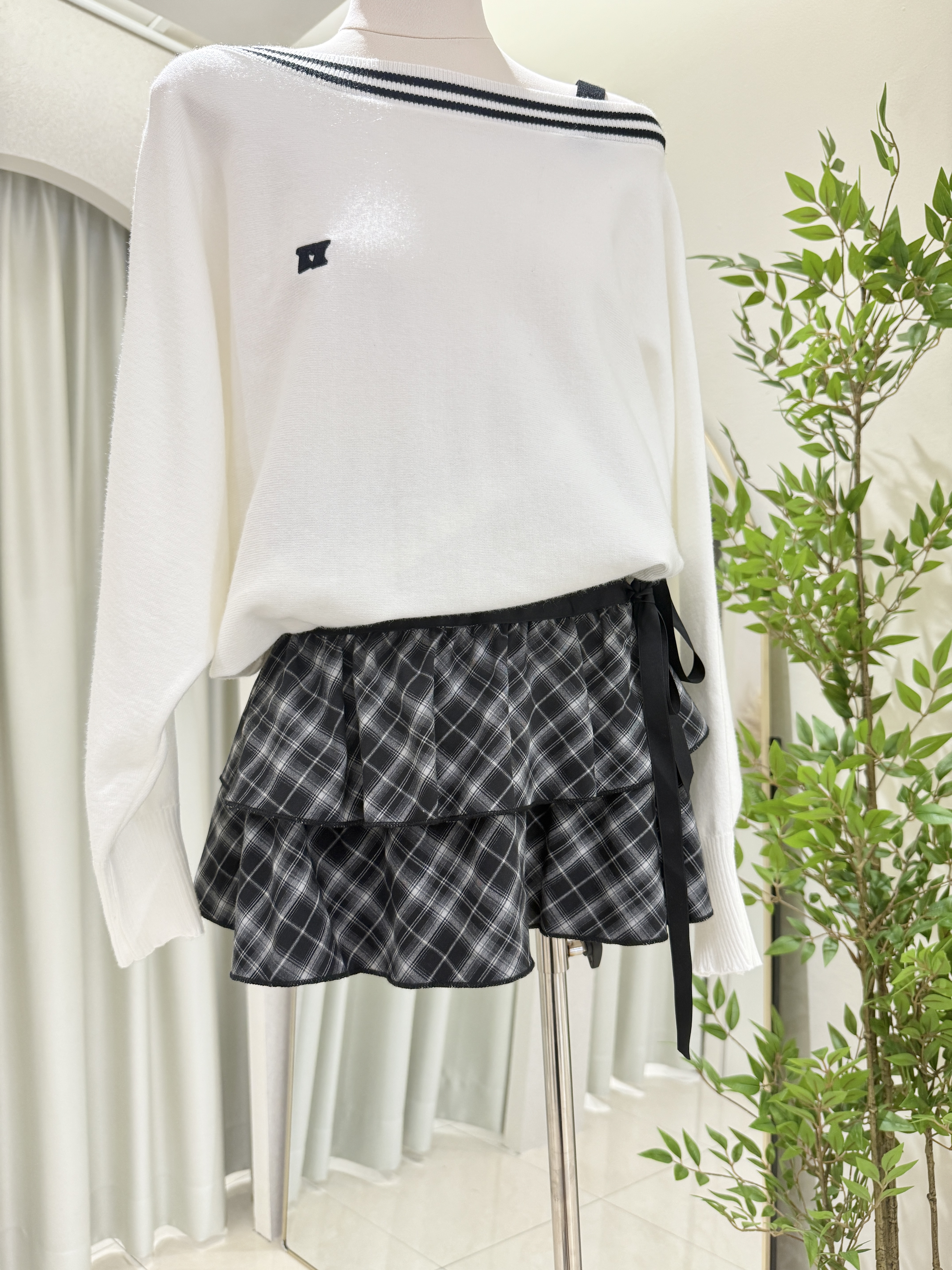 6811 韩系风格纹短裙