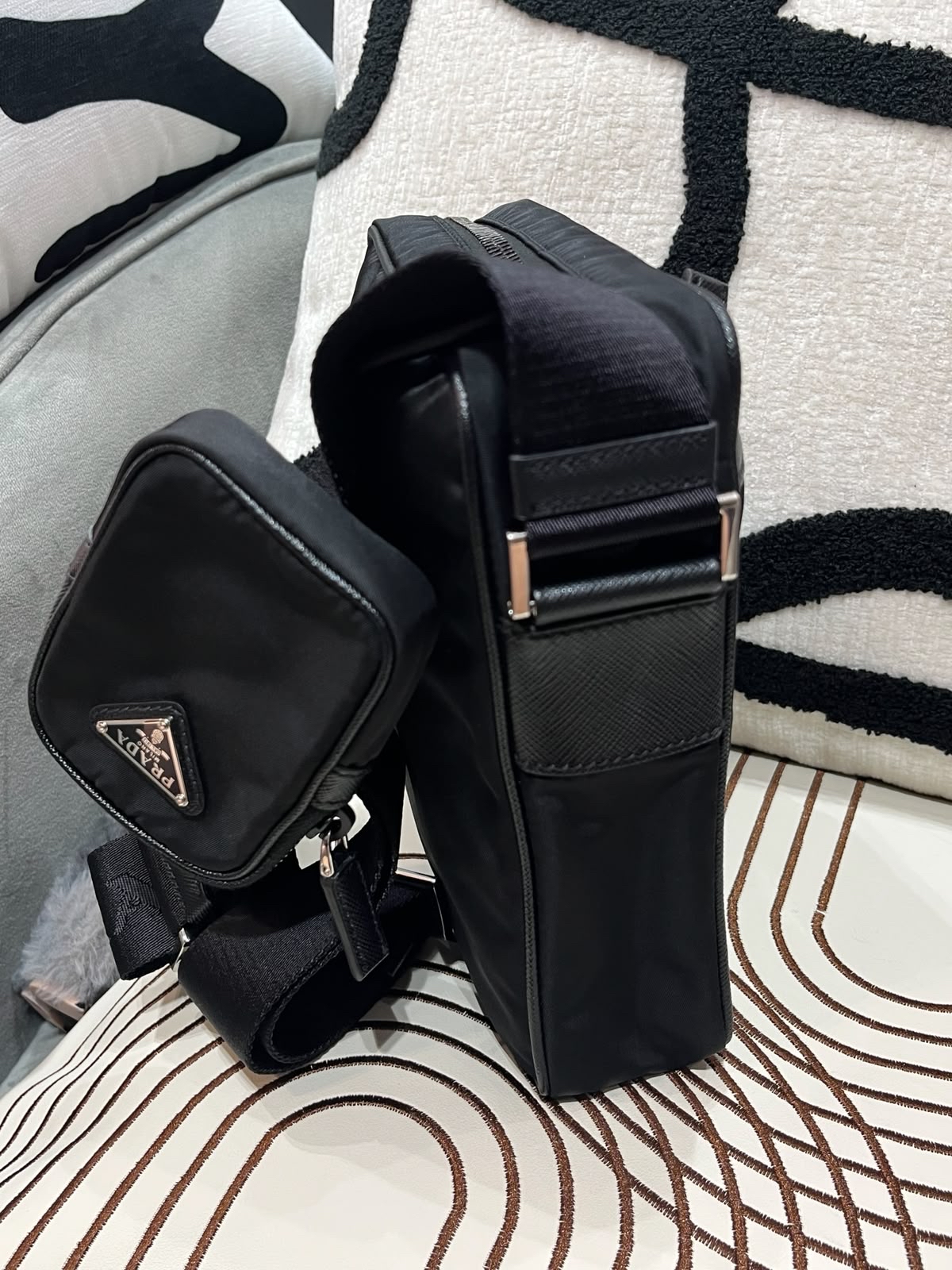 PRADA Re-Nylon Shoulder Bag 2VH112 black 100%Authentic, 98%new ✅card booklet ✅dust bag 
