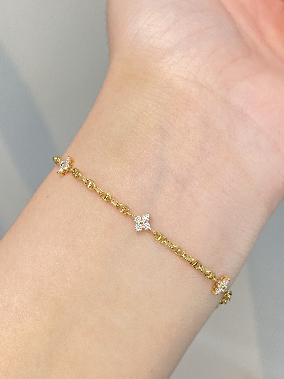 18K Diamond Bracelet 