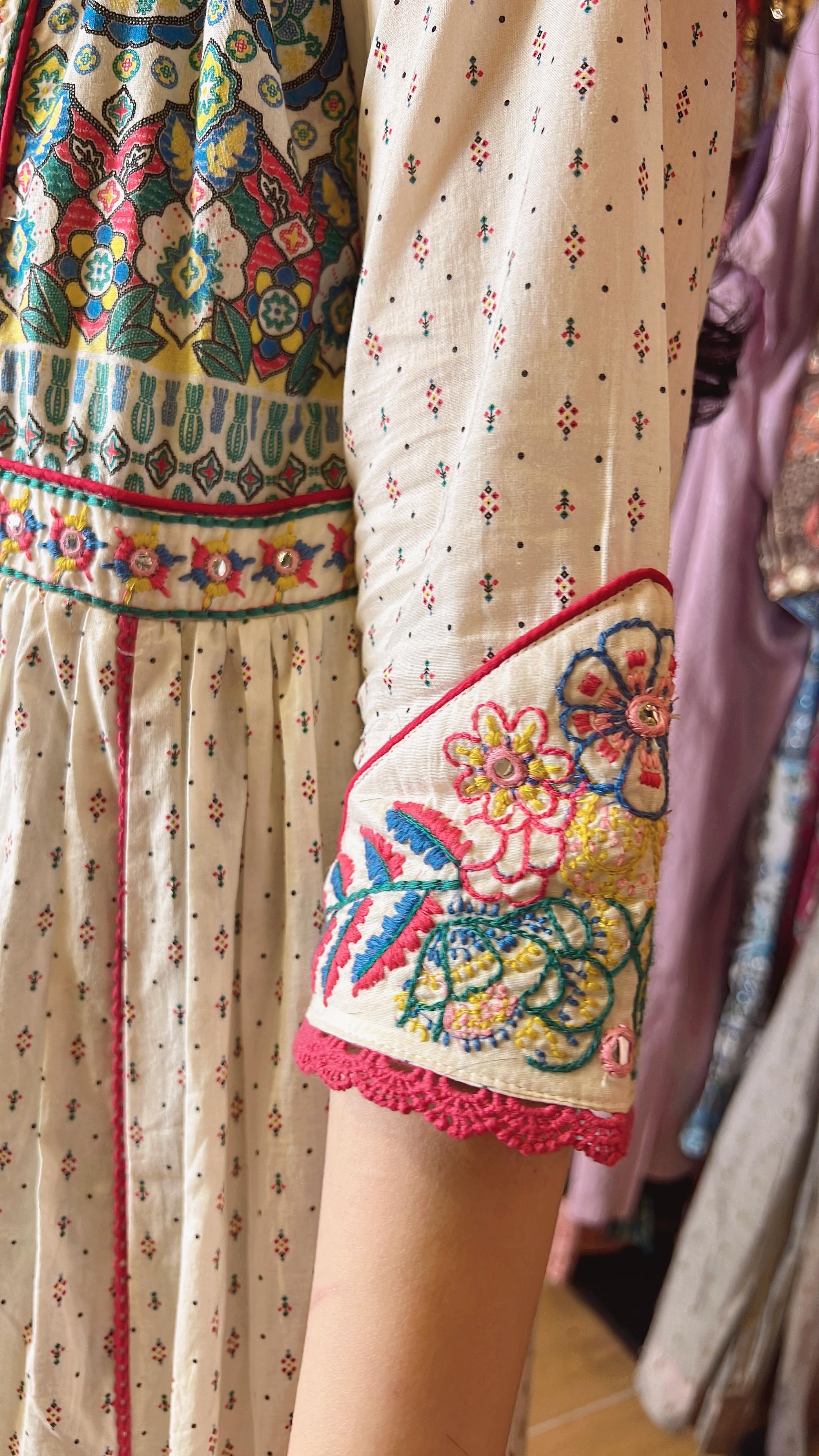 Milky White Mandala Fake 2 pcs OP 51" #1033