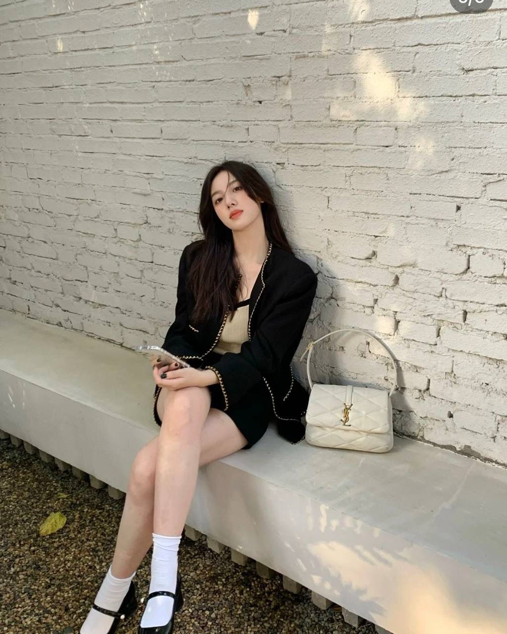 ys1 le57绗缝菱格羊皮腋下包白色🤍 这么多腋下包中最火之一！ 它优雅又复古，而且显得很有女人味 slp的设计师是懂女生的 小羊皮软软蓬蓬的，好像棉花糖 我真的很爱这种软乎乎手感的包儿 特别是冬天，摸着很治愈～ ZP开发➕原厂羊皮➕全铜五金⚠️ 爆款细节一定要正确❗️ 24×18×5.5cm691450m