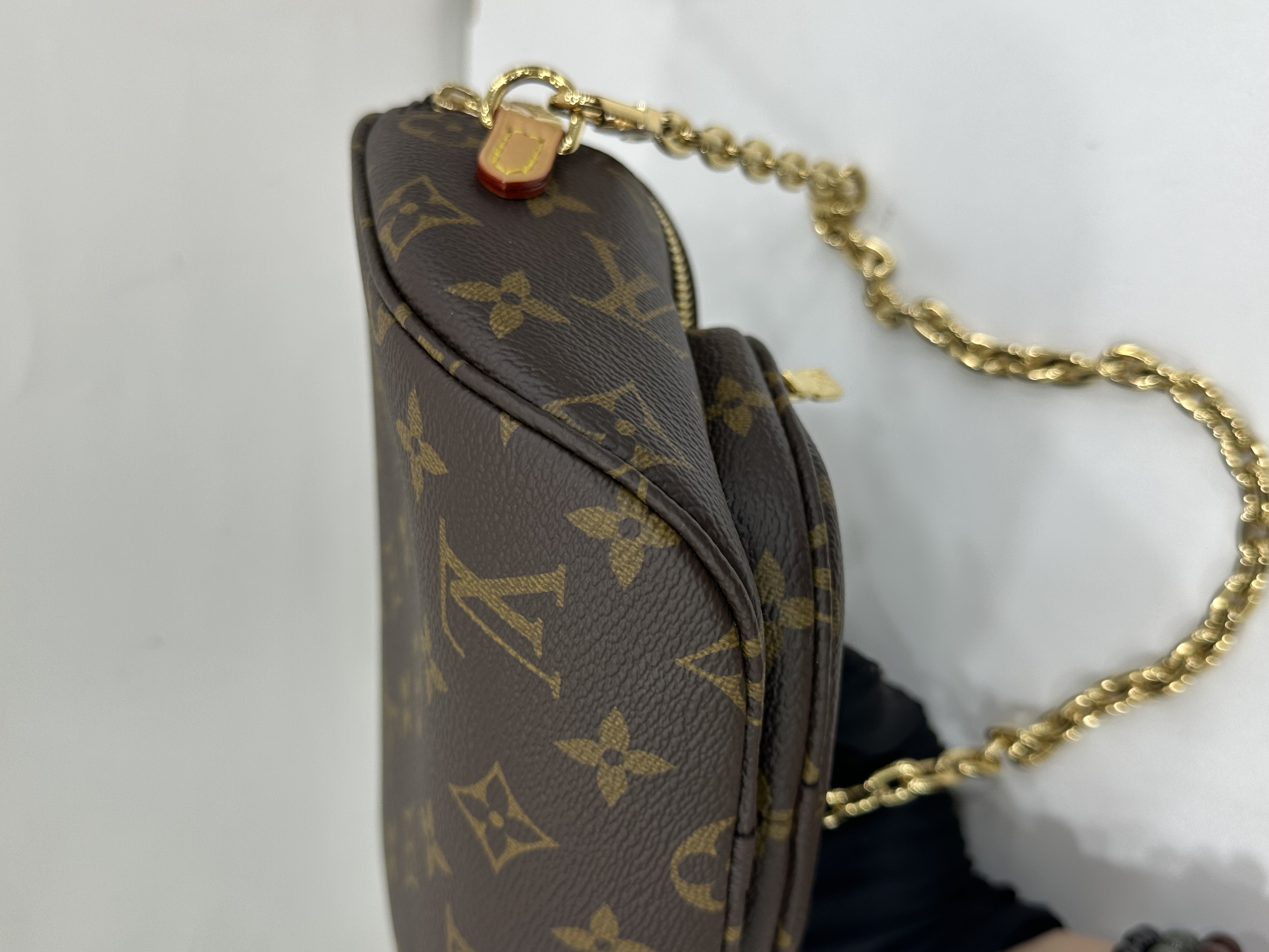 直播貨品 |  [1個-$100 2個-$300］GG79