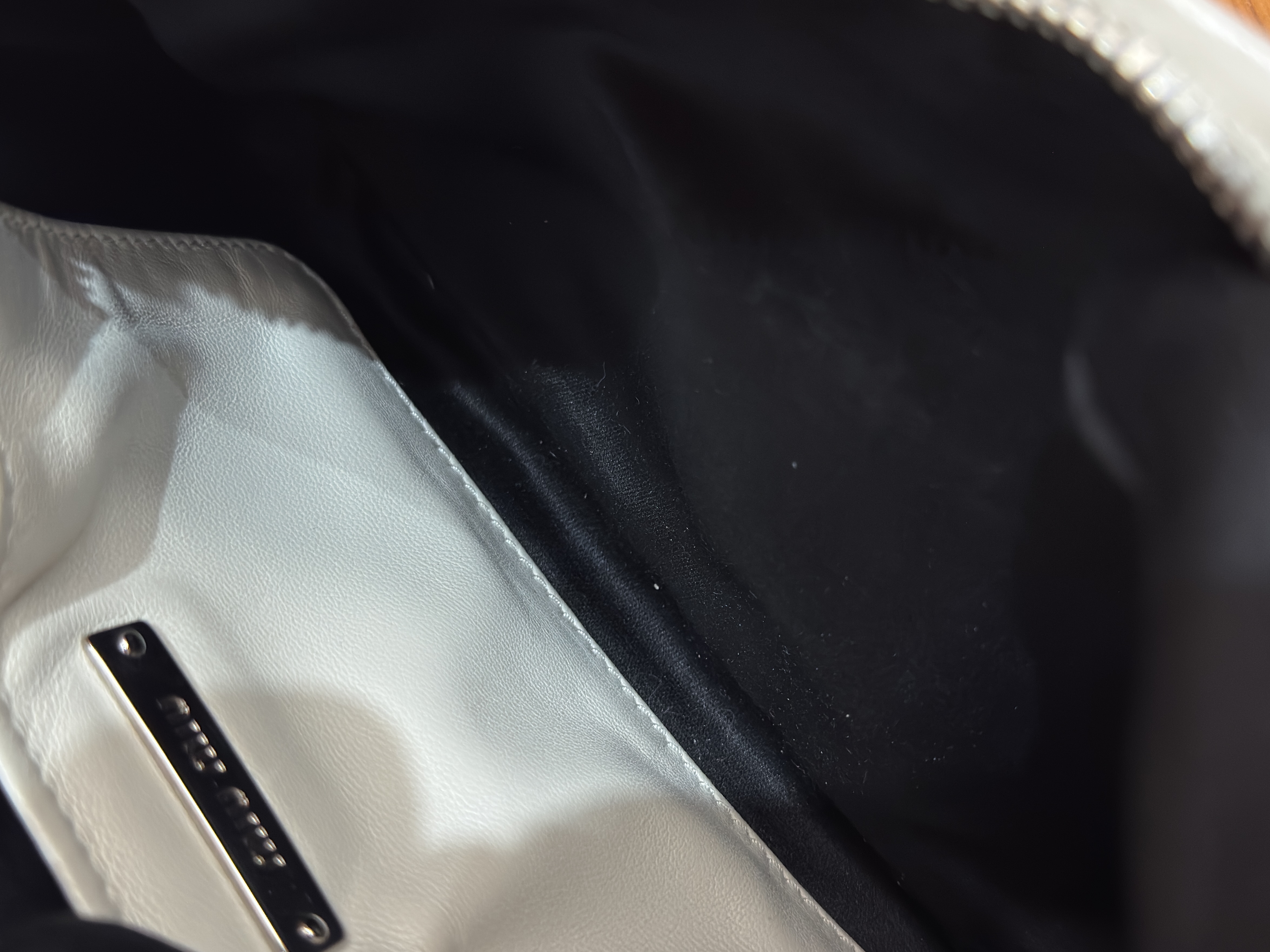 直播貨品 |  [1個-$100 2個-$300］HH15