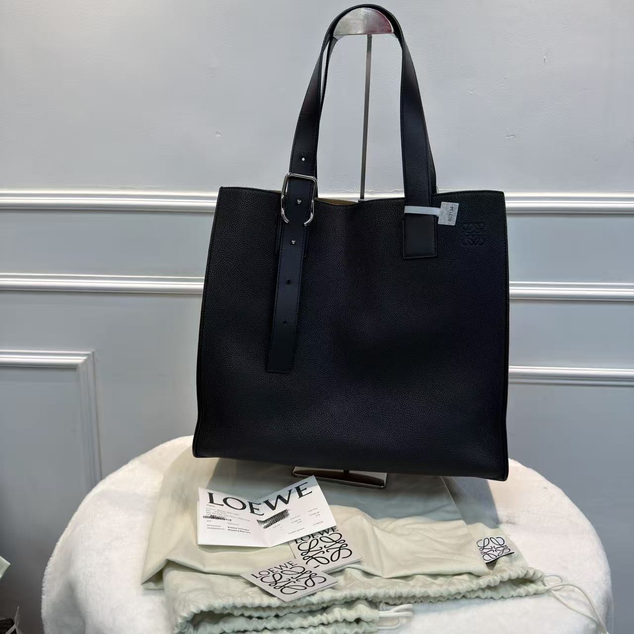 羅意威/Loewe Buckle Zip托特包 黑色 柔軟粒面牛皮革tote單肩包 經典款女士手袋